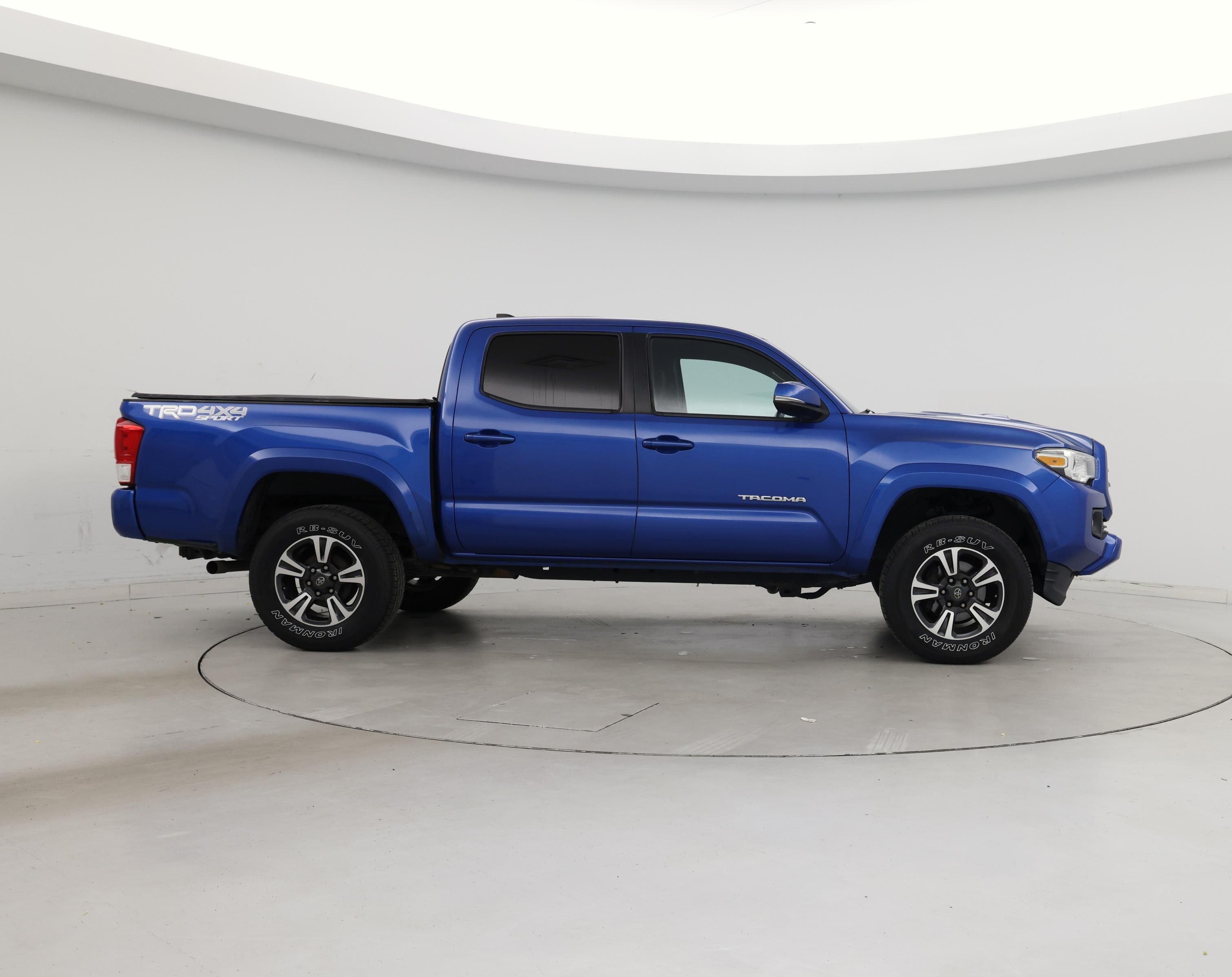 Thumbnail: 2016 Toyota Tacoma - 7