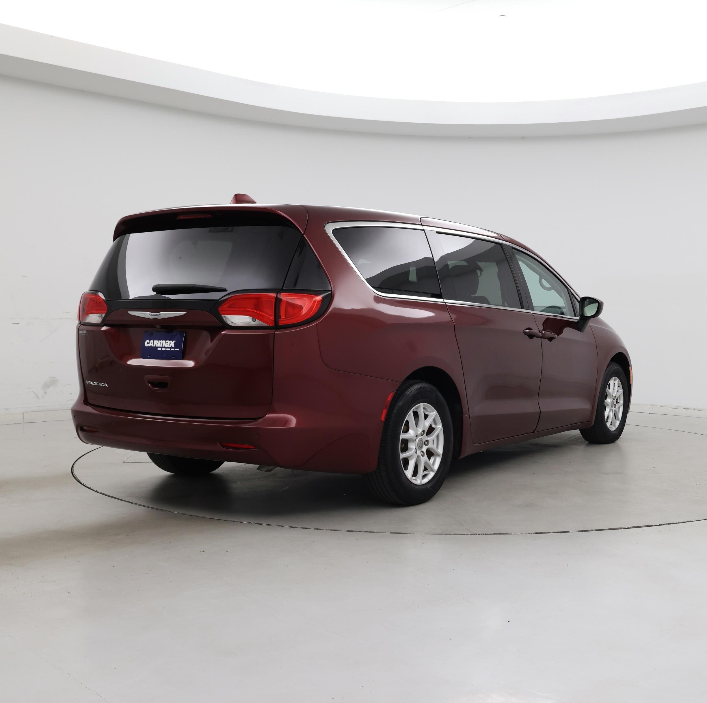 Thumbnail: 2018 Chrysler Pacifica - 8