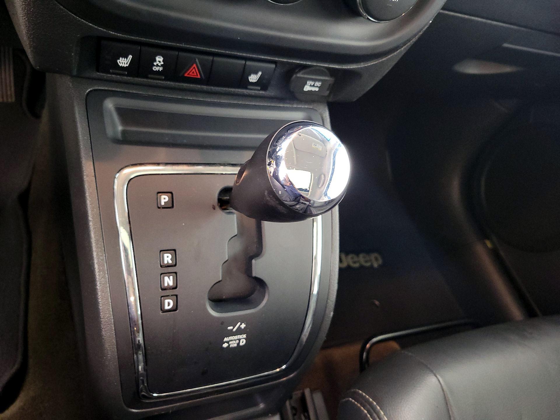 Thumbnail: 2016 Jeep Patriot - 16