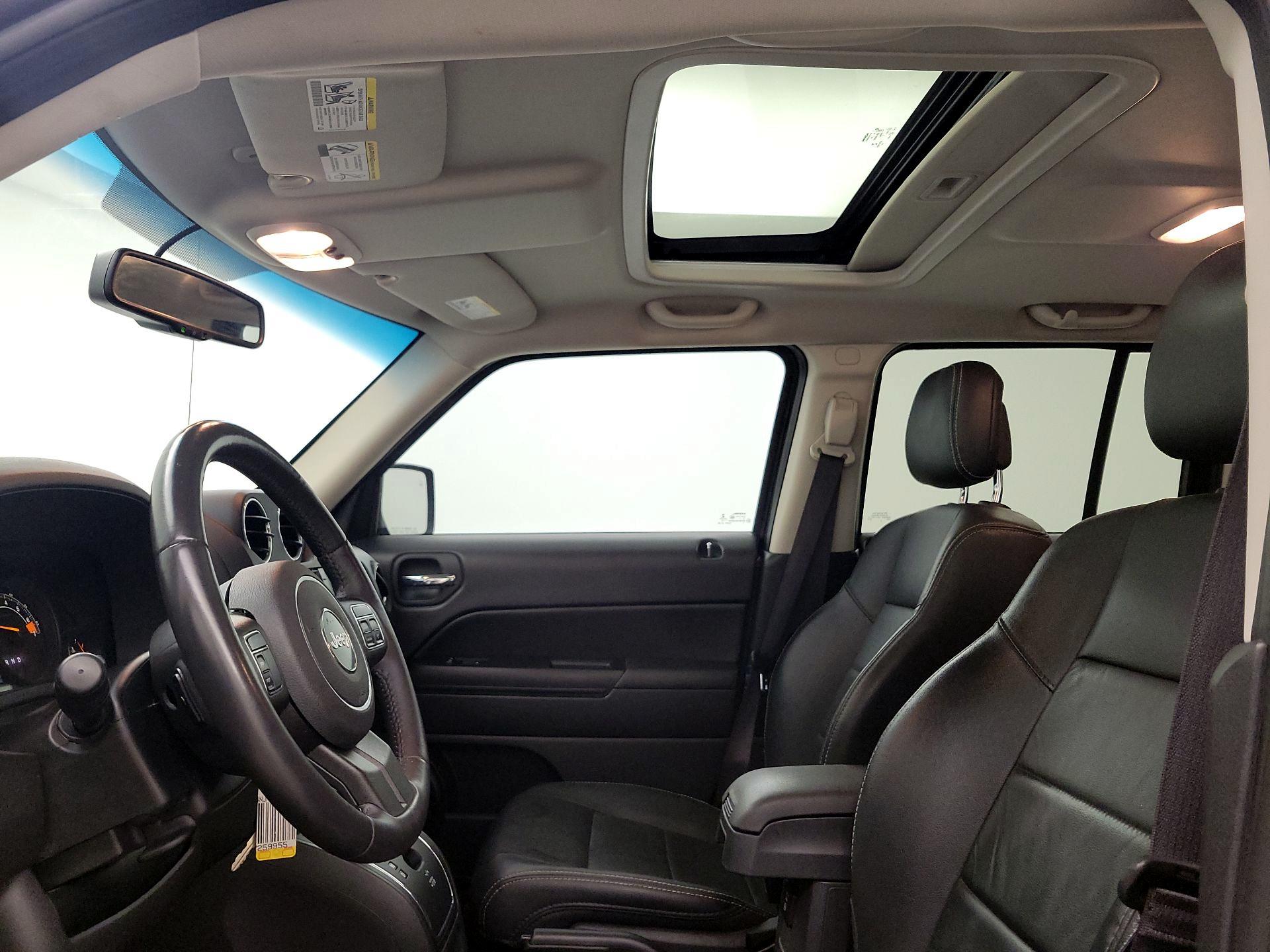 Thumbnail: 2016 Jeep Patriot - 18