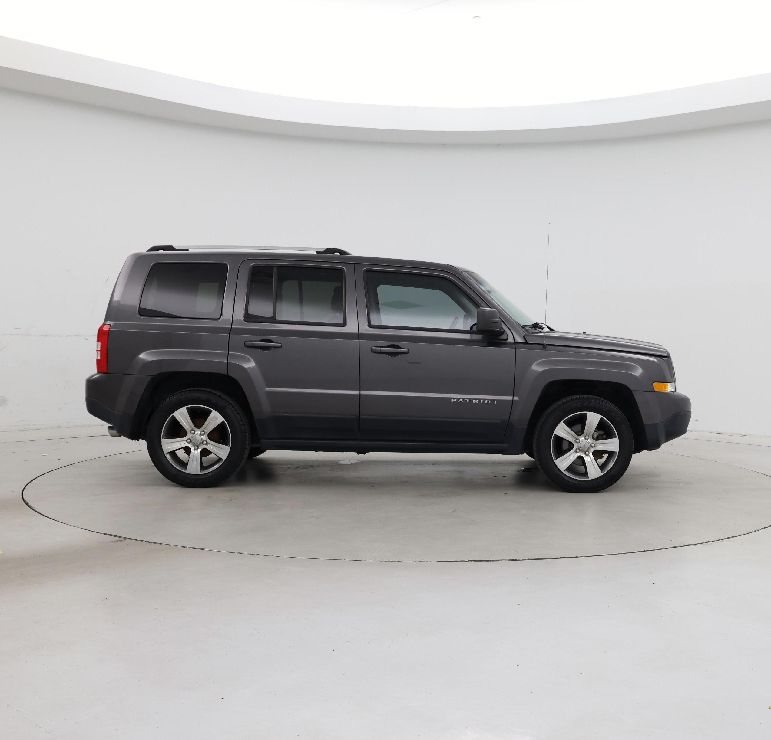 Thumbnail: 2016 Jeep Patriot - 7