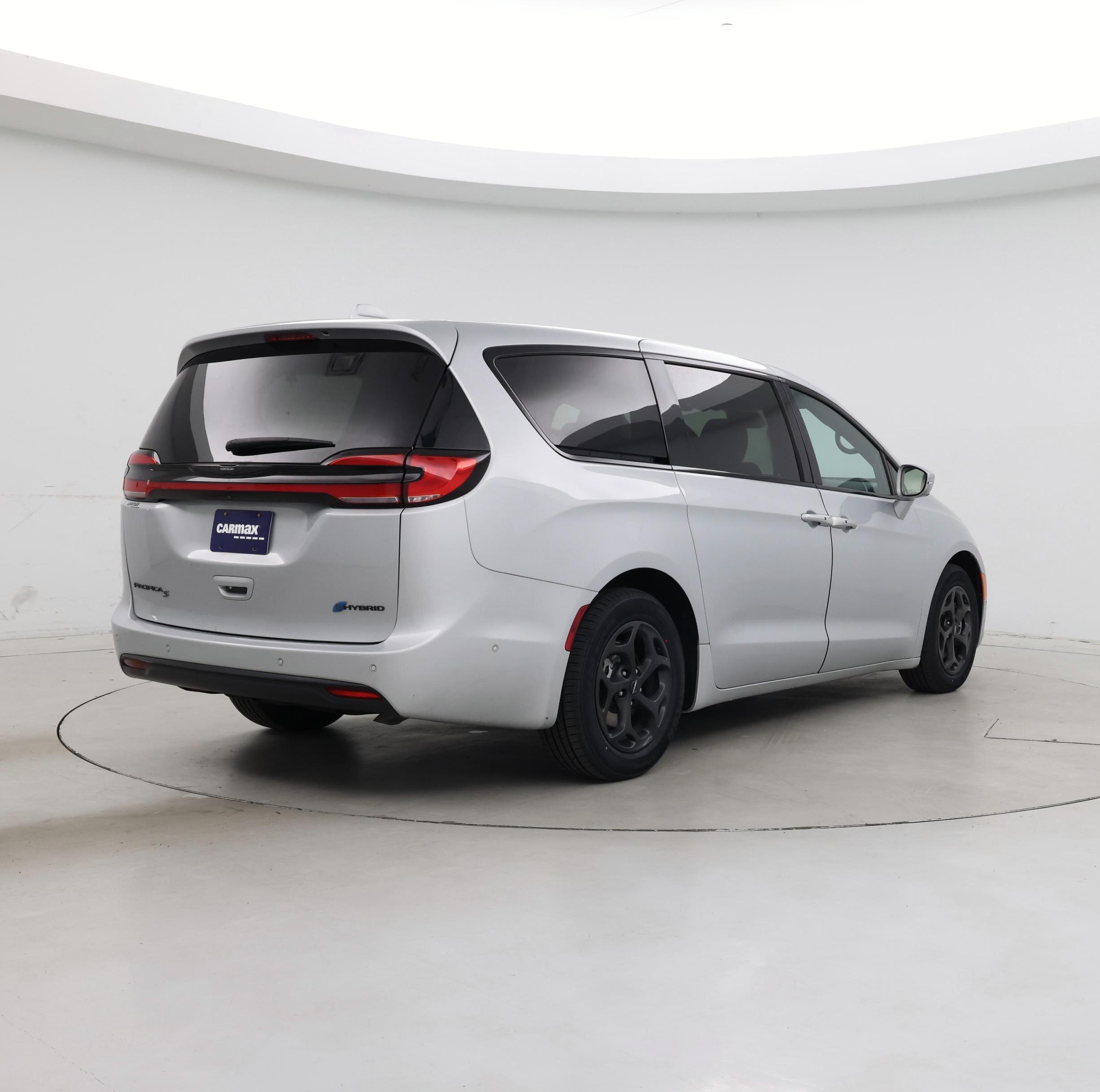 Thumbnail: 2022 Chrysler Pacifica - 8