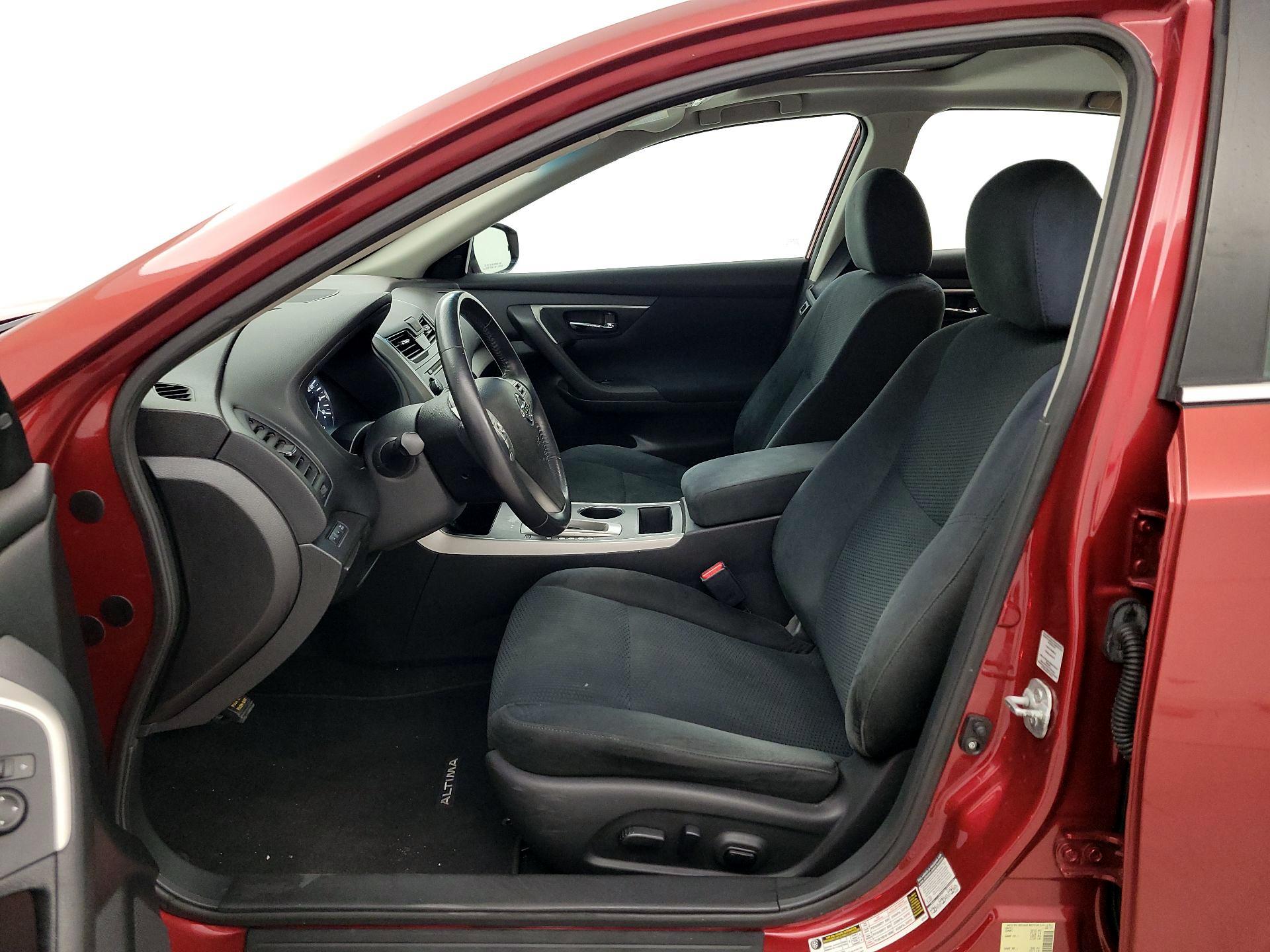 Thumbnail: 2015 Nissan Altima - 11
