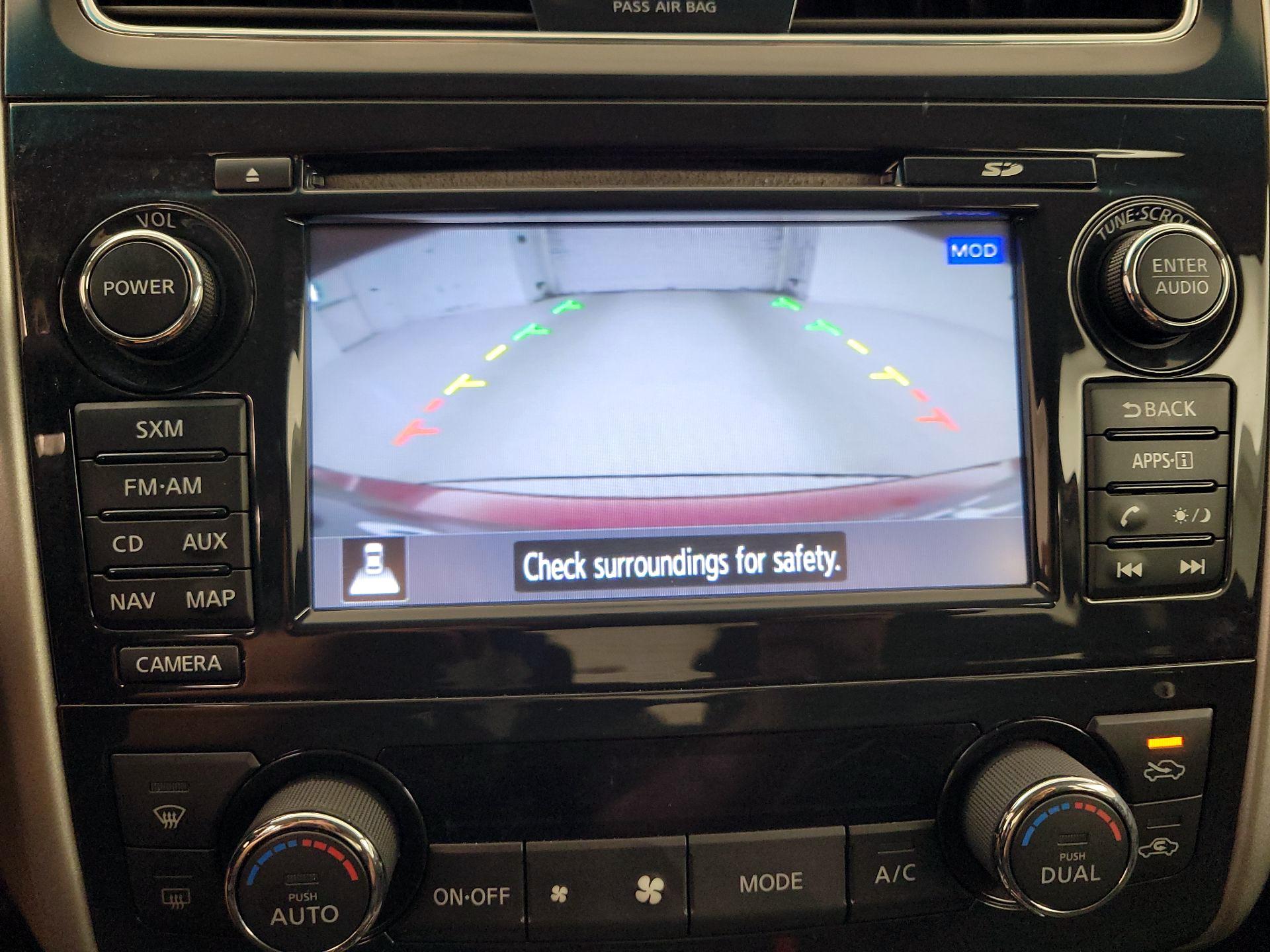 Thumbnail: 2015 Nissan Altima - 14