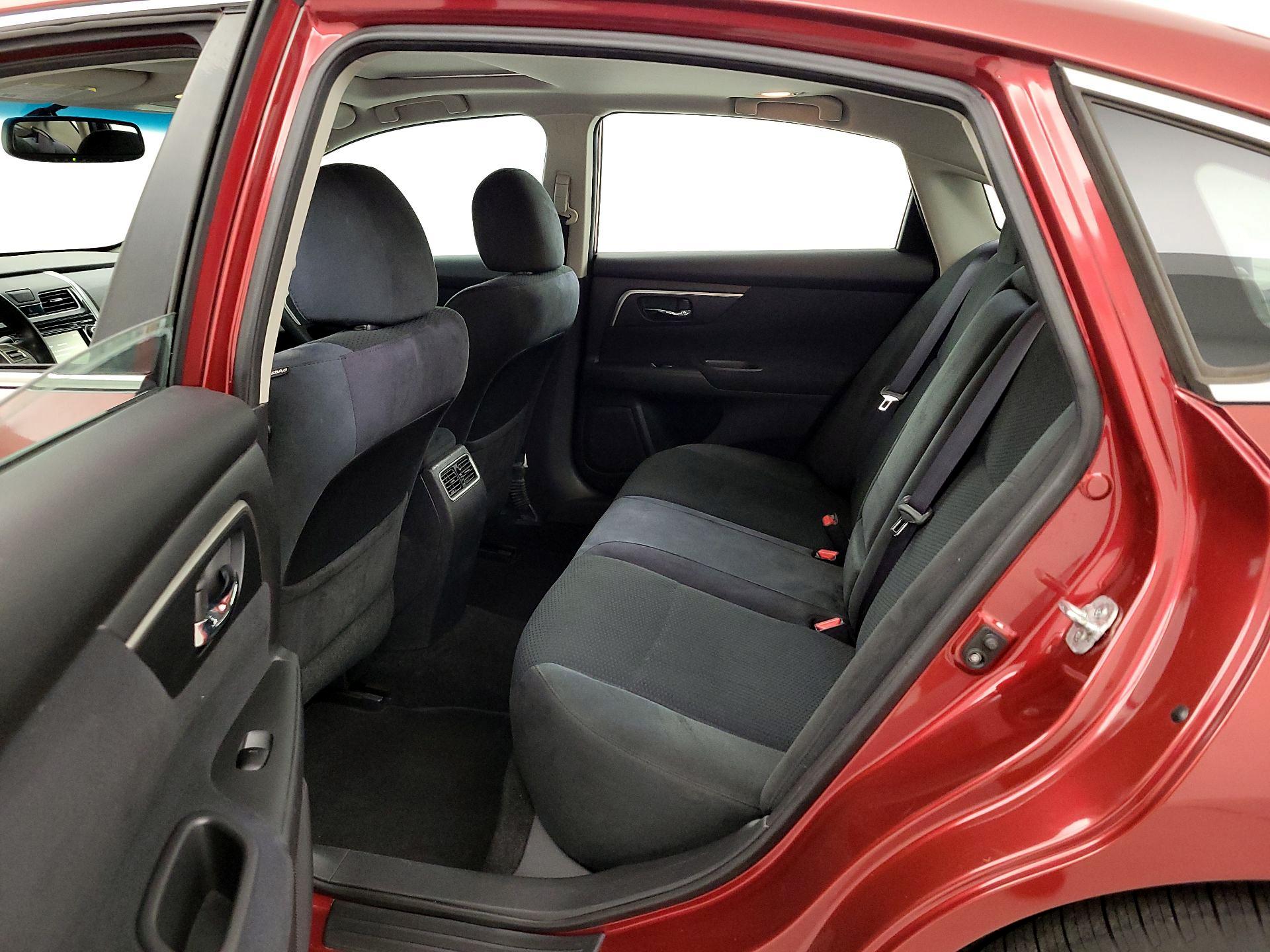 Thumbnail: 2015 Nissan Altima - 20