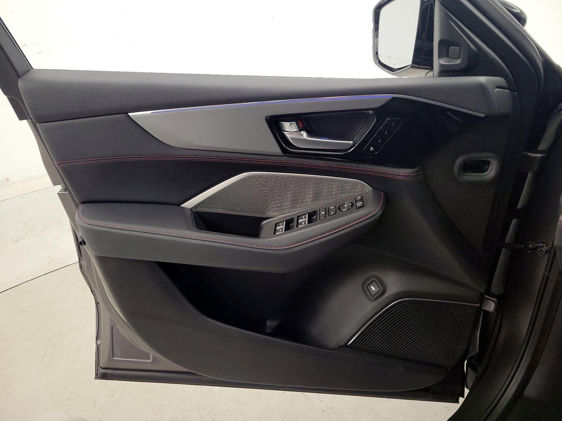 Thumbnail: 2022 Acura MDX - 12