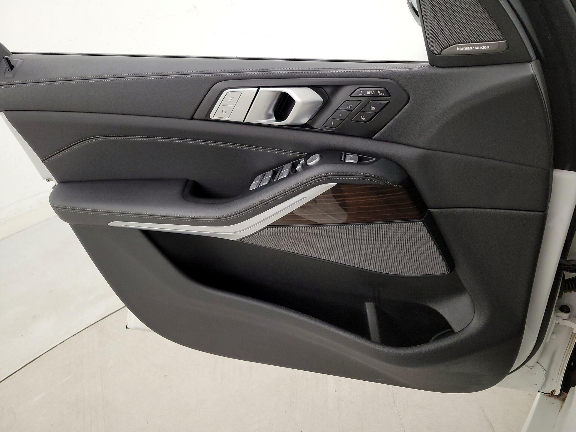 Thumbnail: 2019 BMW X7 - 12