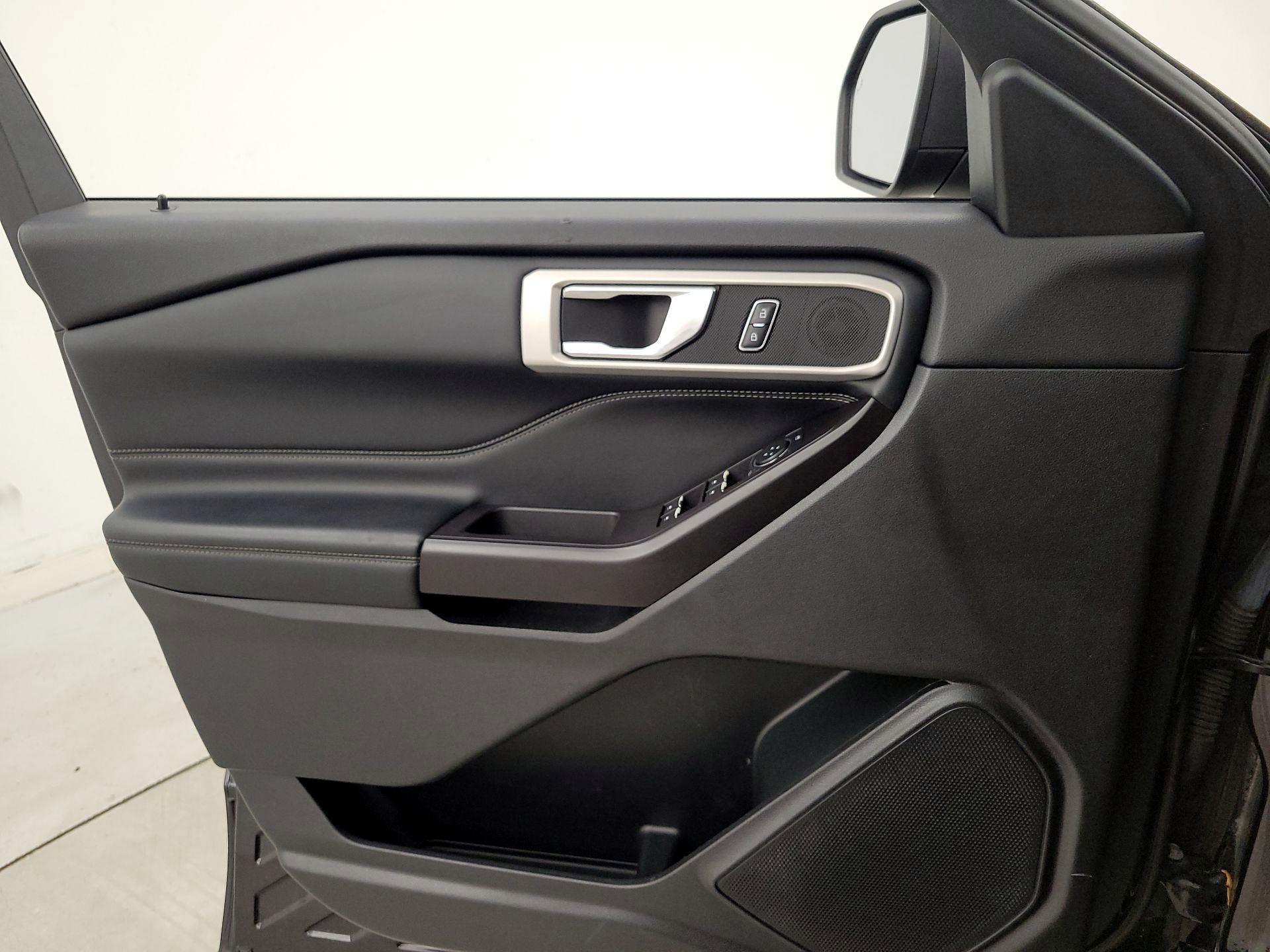 Thumbnail: 2020 Ford Explorer - 12