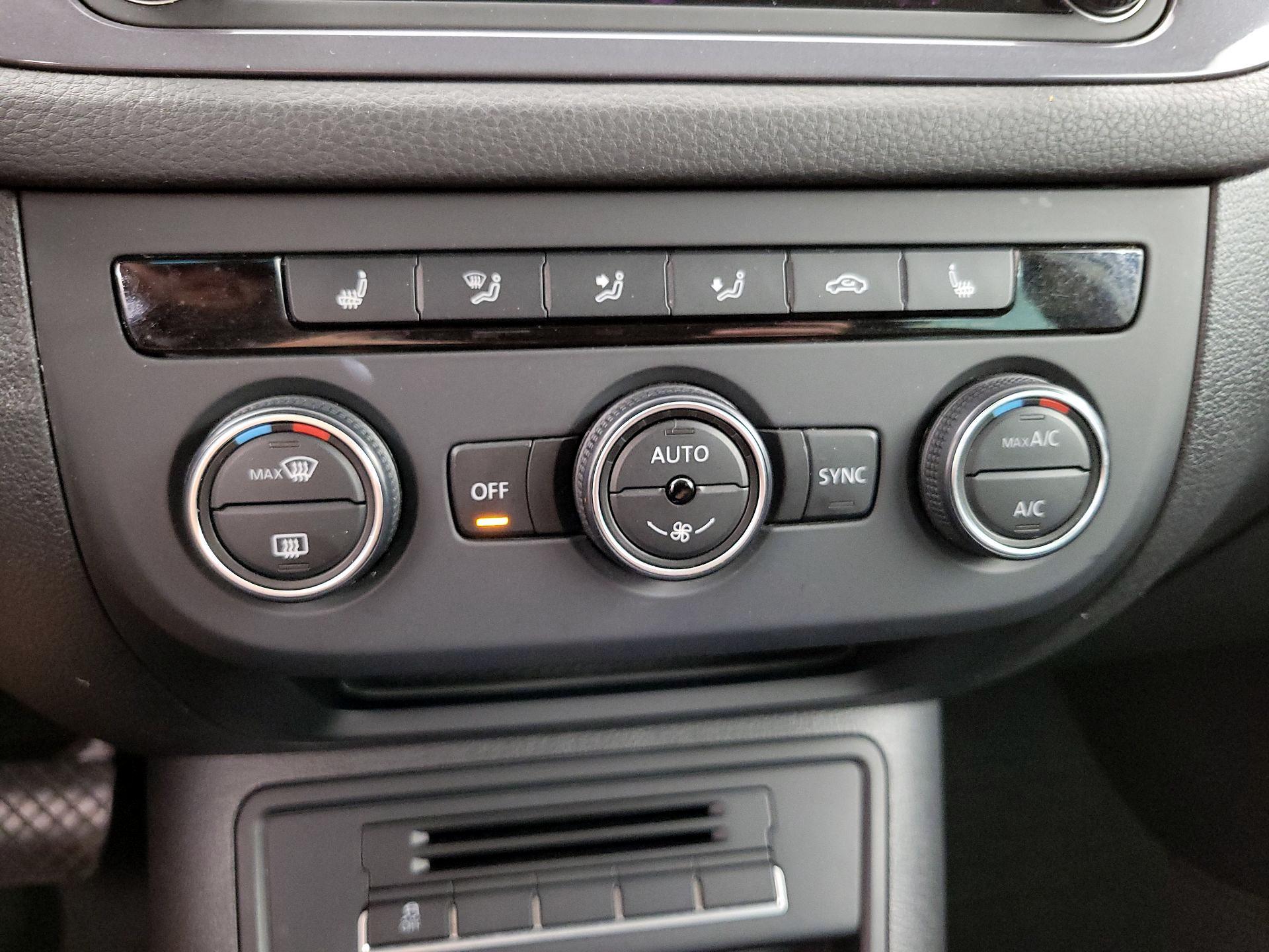 Thumbnail: 2016 Volkswagen Tiguan - 16
