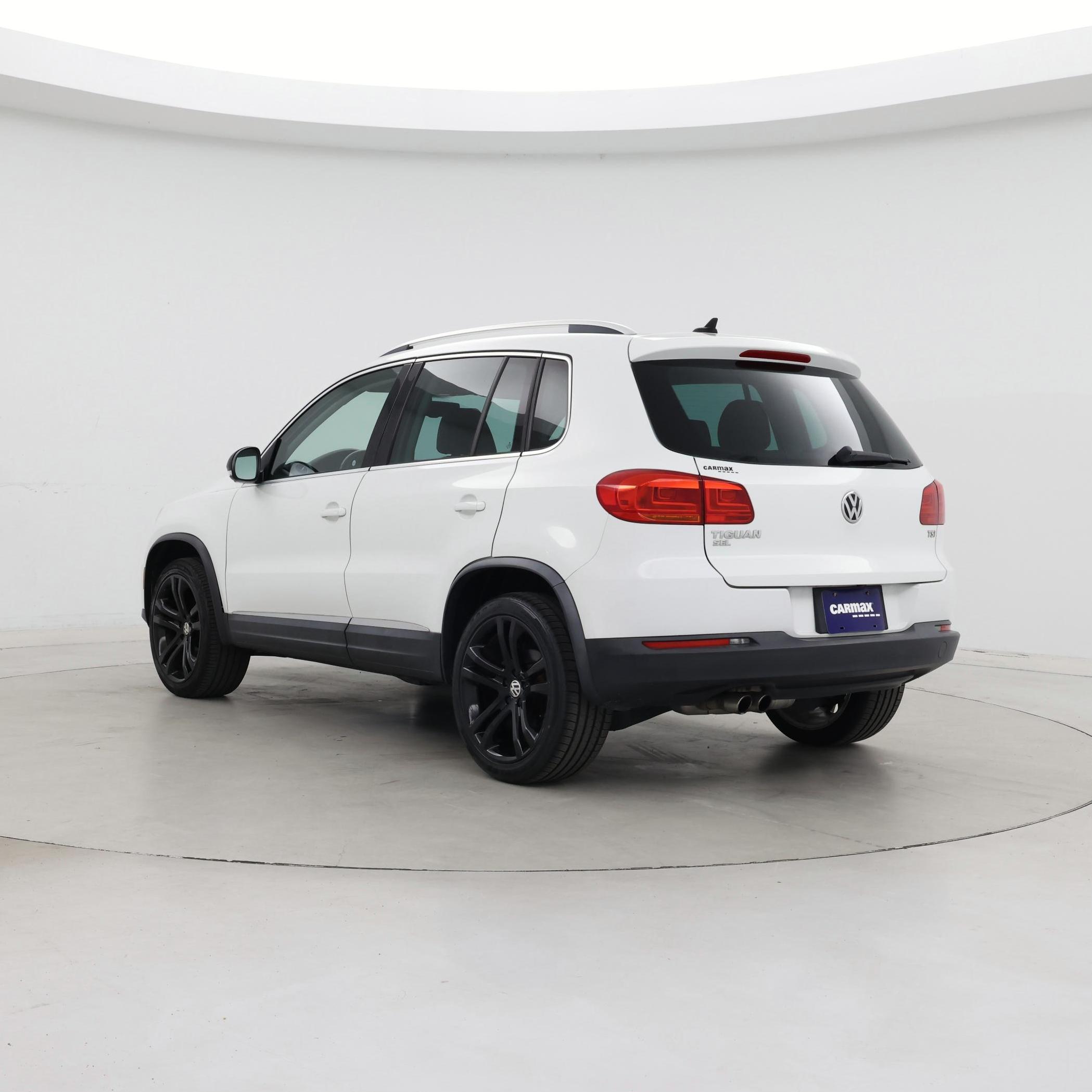 Thumbnail: 2016 Volkswagen Tiguan - 2
