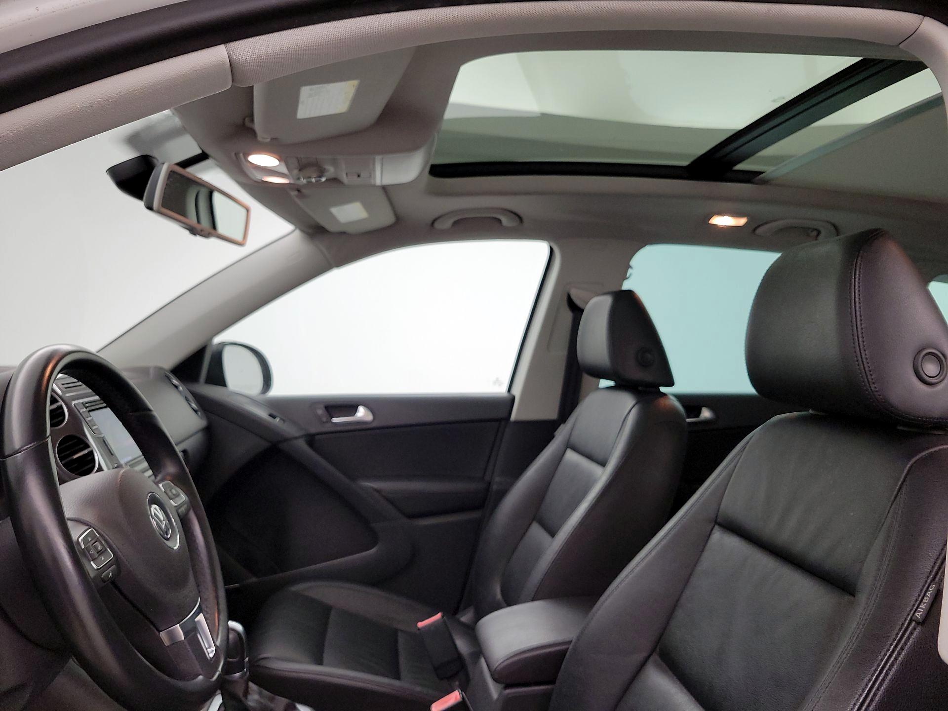 Thumbnail: 2016 Volkswagen Tiguan - 19