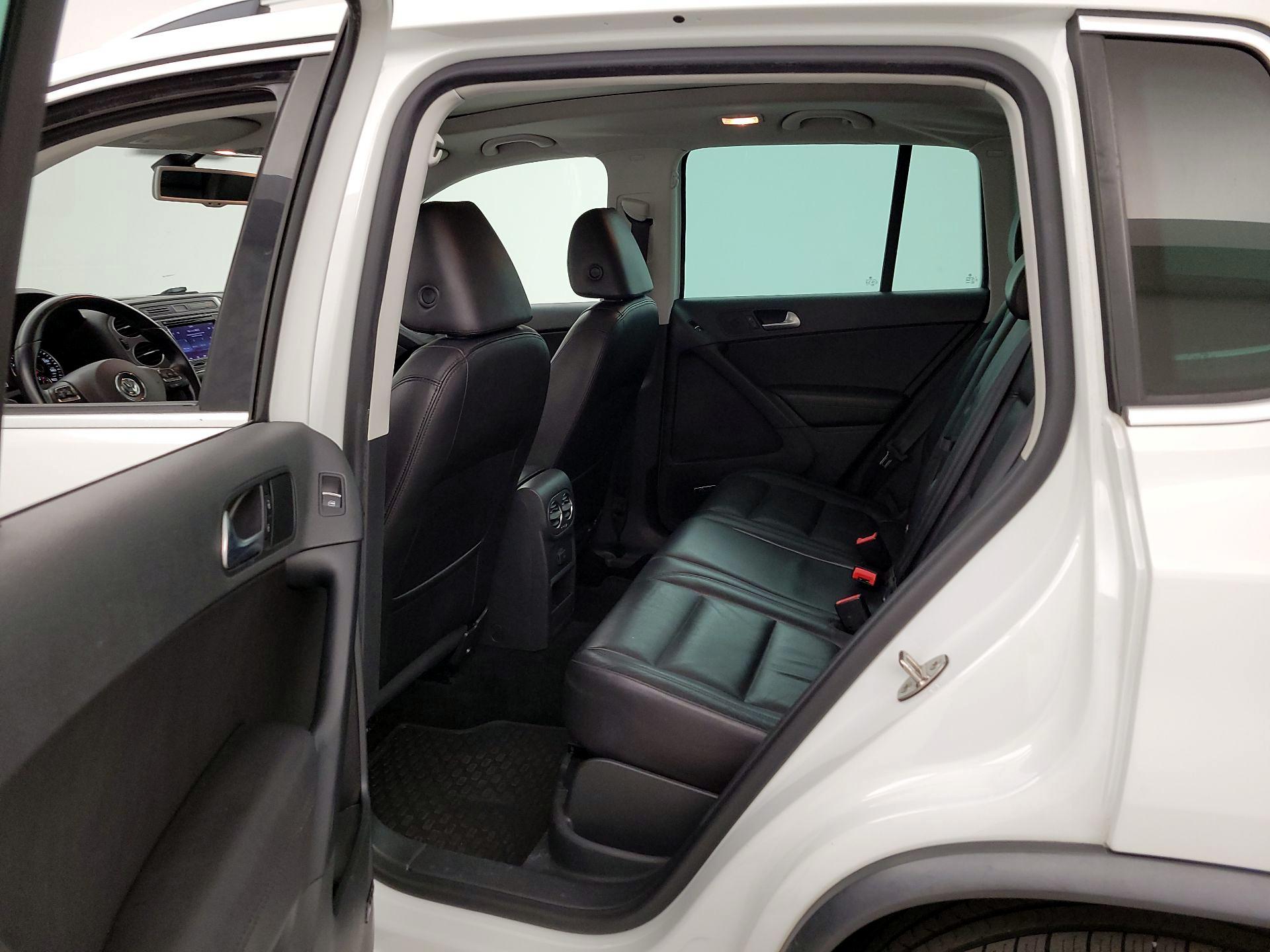 Thumbnail: 2016 Volkswagen Tiguan - 20