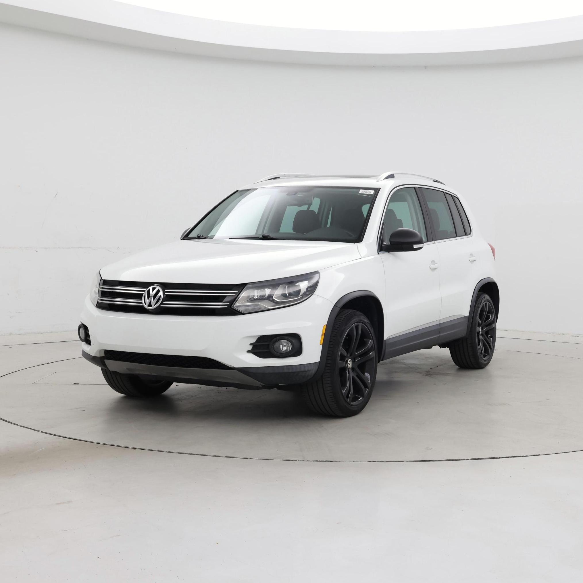 Thumbnail: 2016 Volkswagen Tiguan - 4