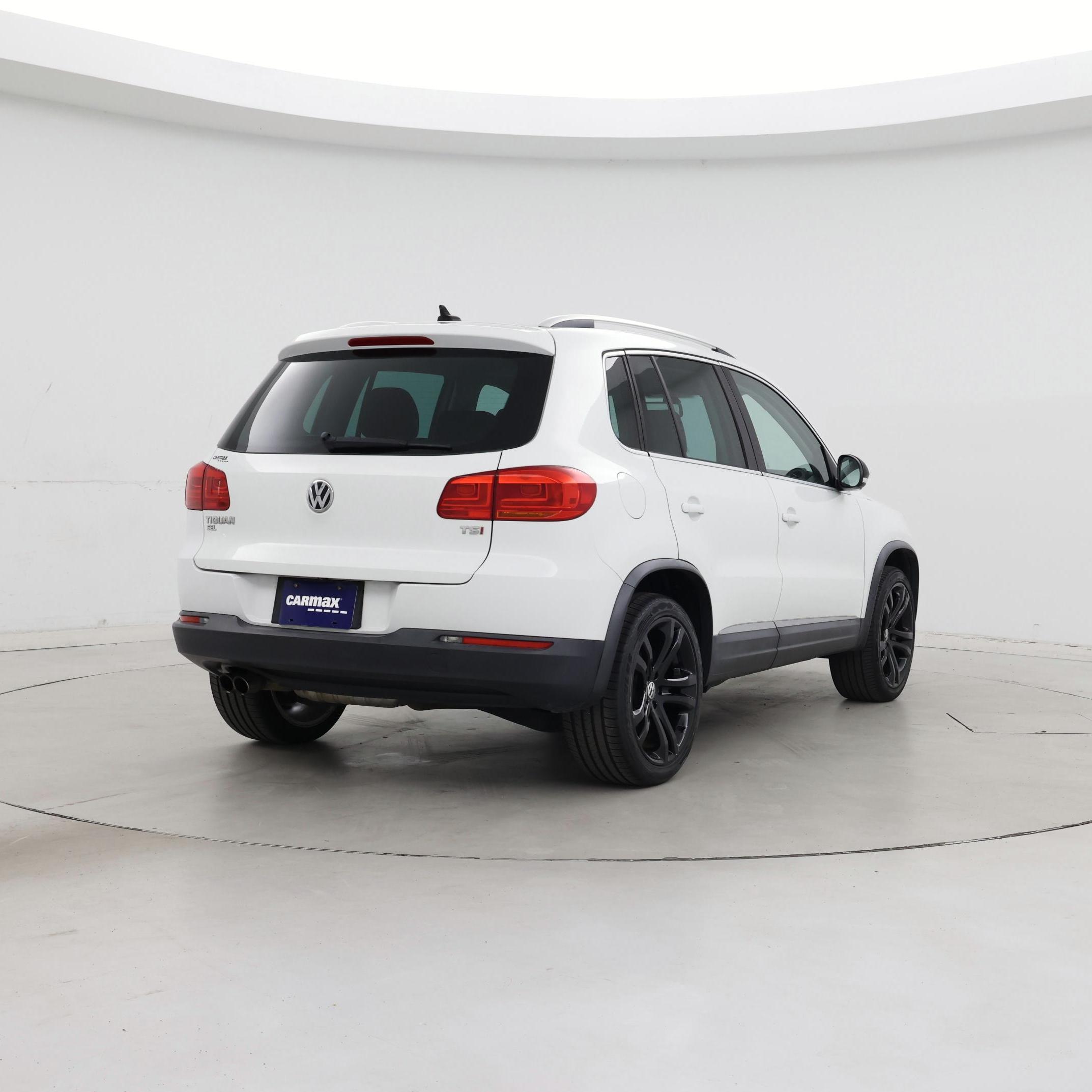 Thumbnail: 2016 Volkswagen Tiguan - 8