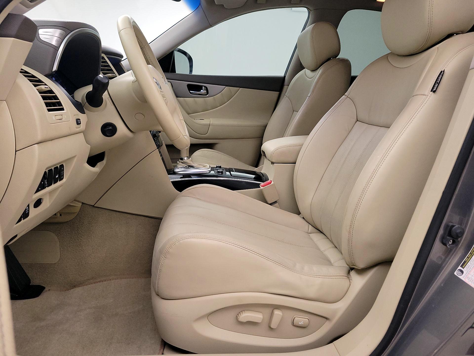 Thumbnail: 2015 INFINITI QX70 - 11