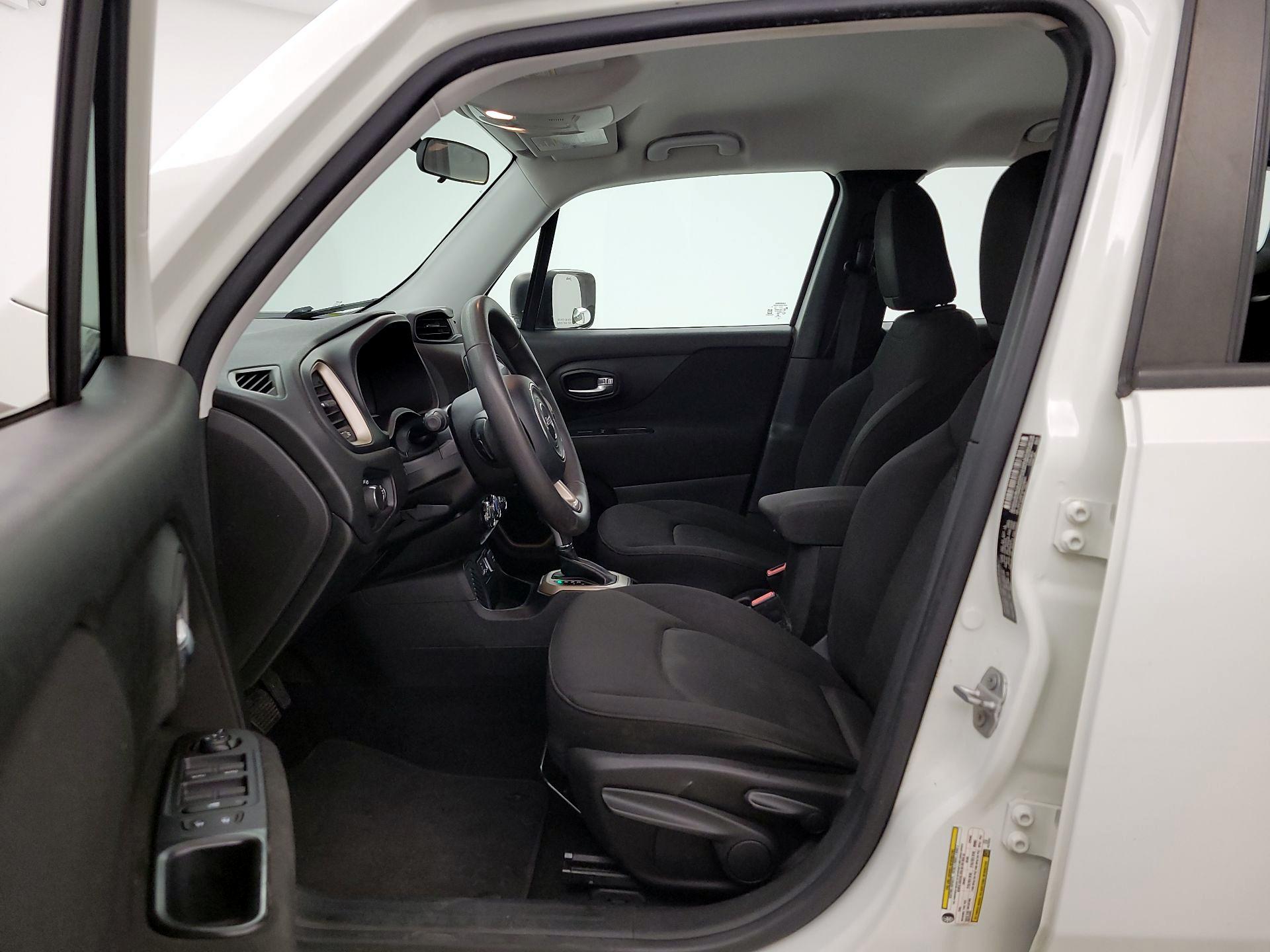 Thumbnail: 2016 Jeep Renegade - 11