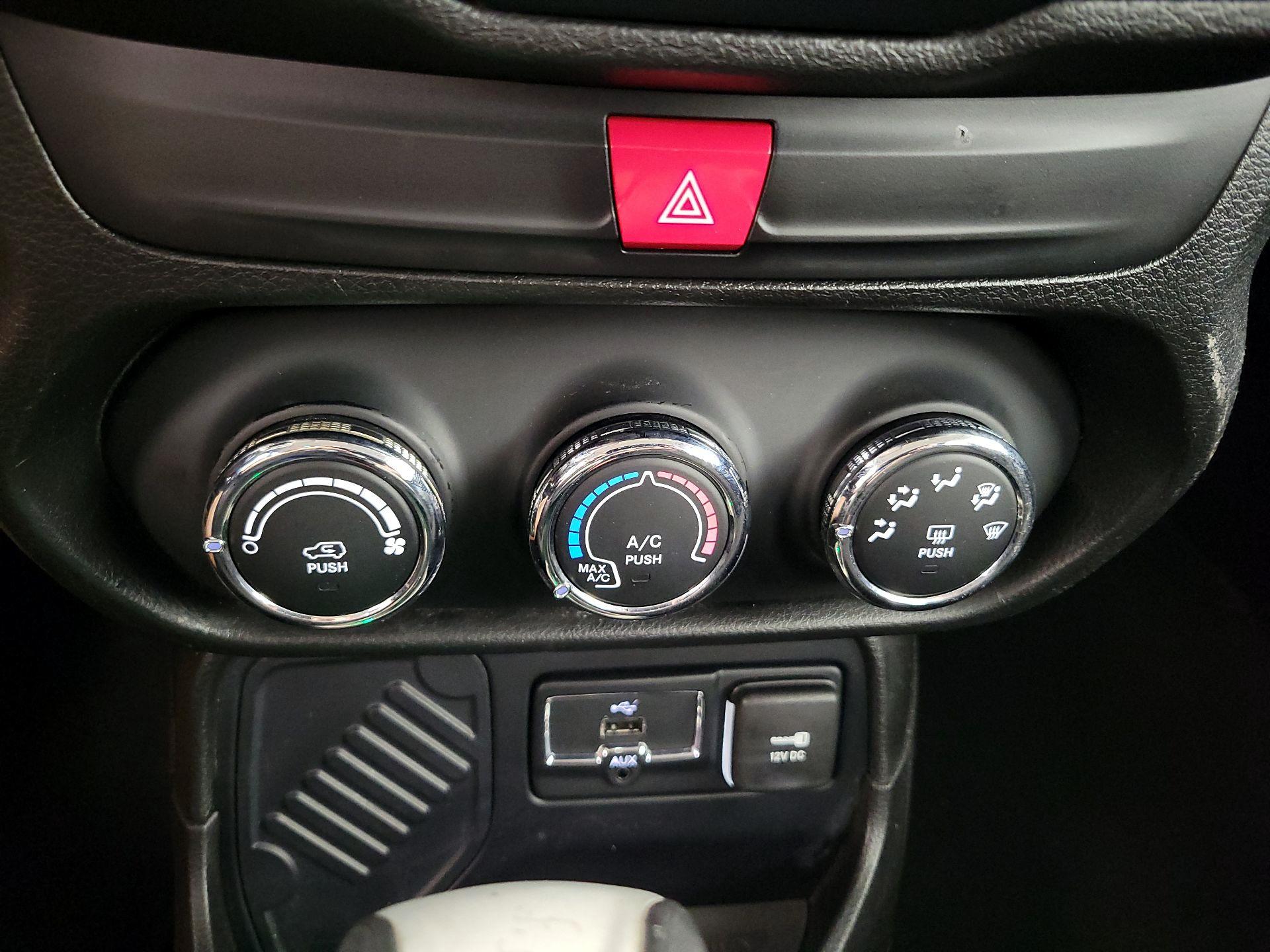Thumbnail: 2016 Jeep Renegade - 16
