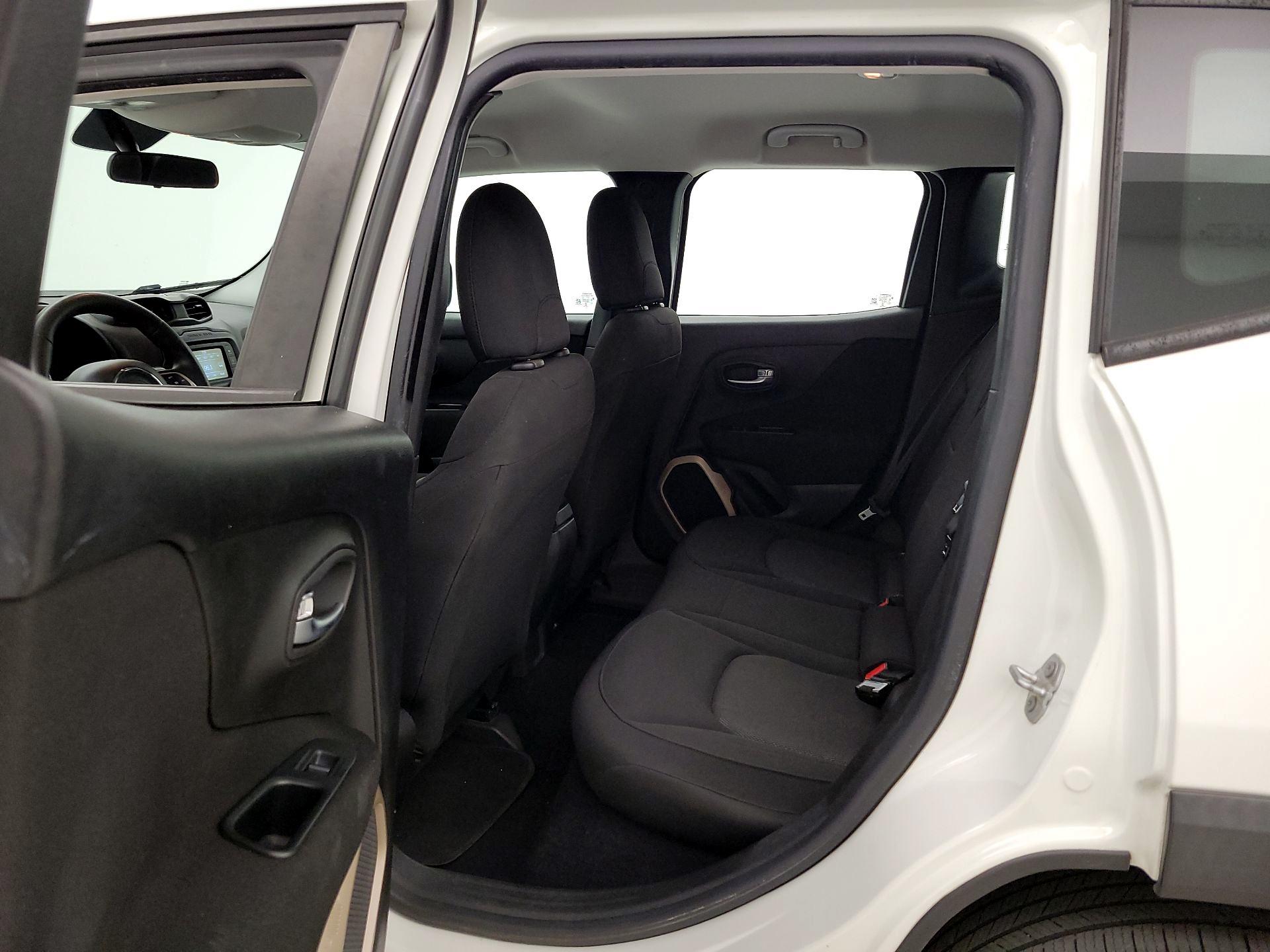 Thumbnail: 2016 Jeep Renegade - 19