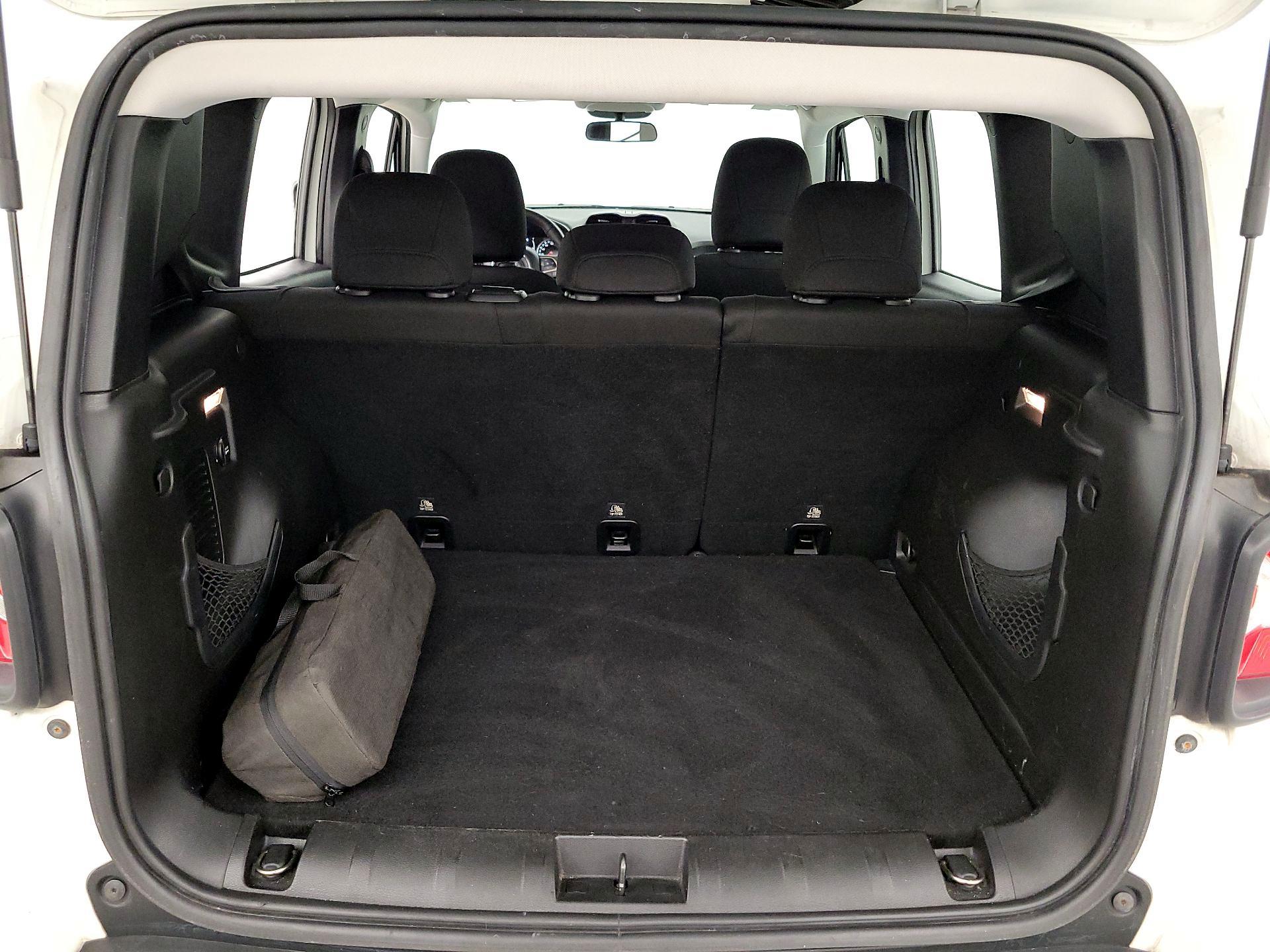 Thumbnail: 2016 Jeep Renegade - 20