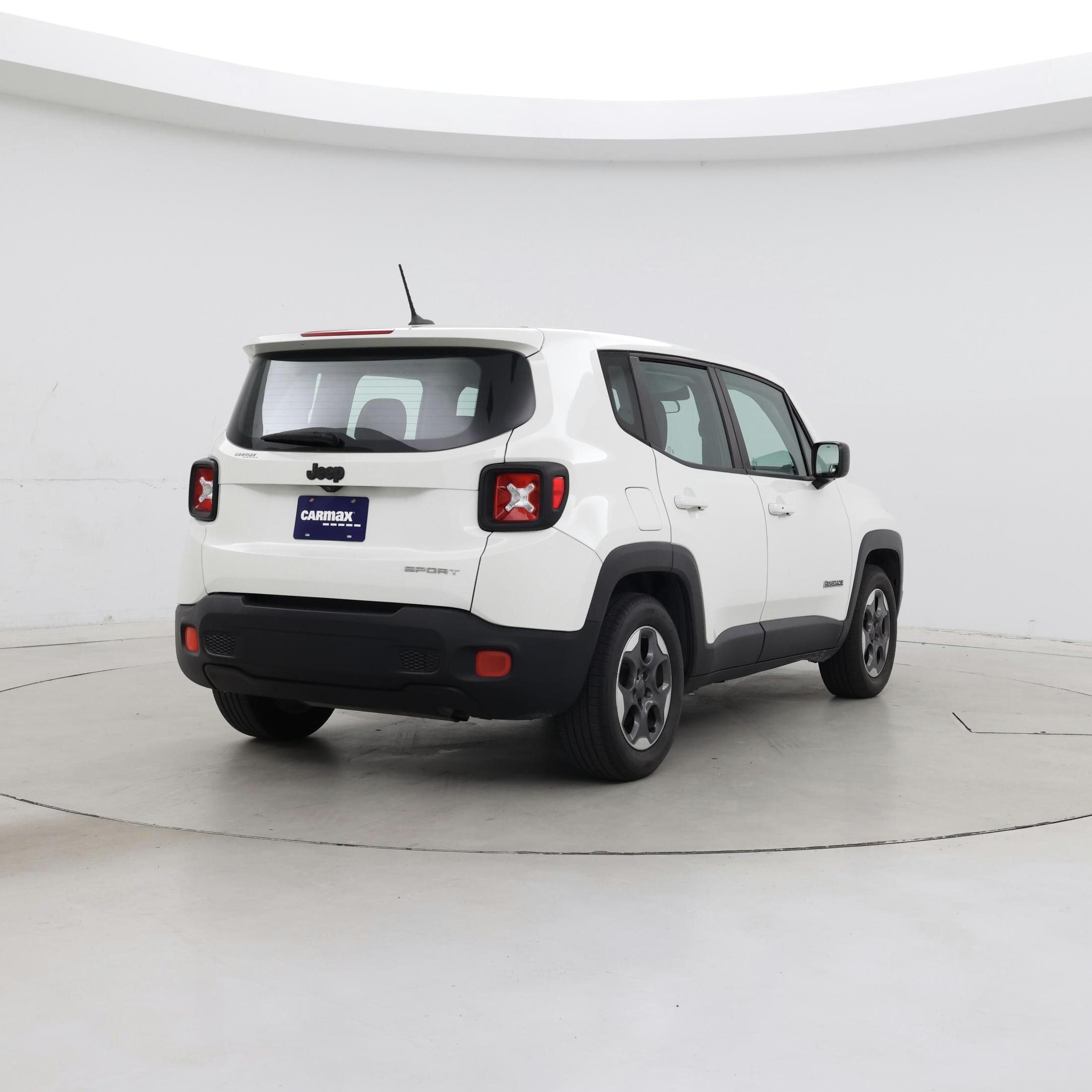 Thumbnail: 2016 Jeep Renegade - 8