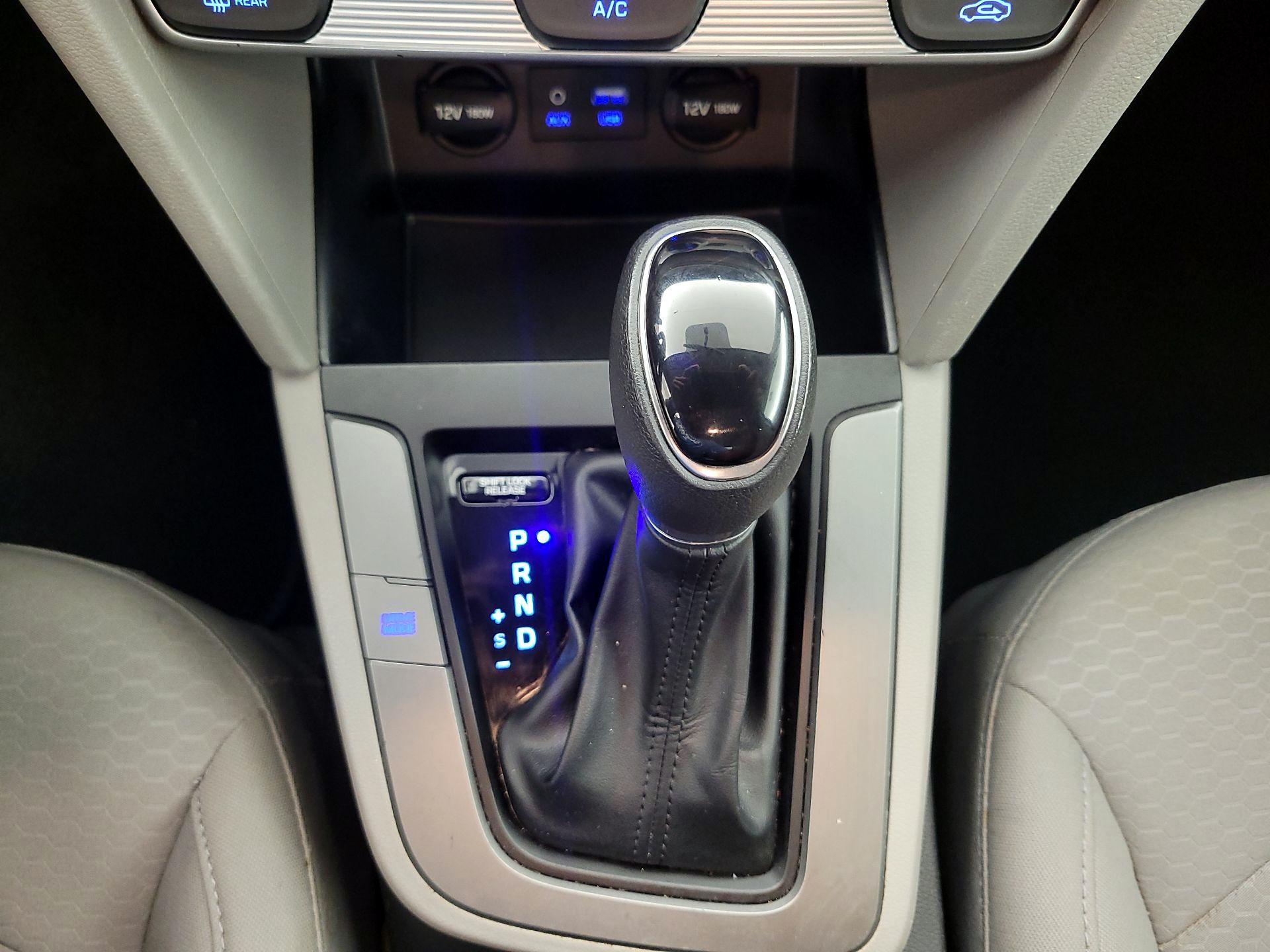 Thumbnail: 2019 Hyundai Elantra - 17