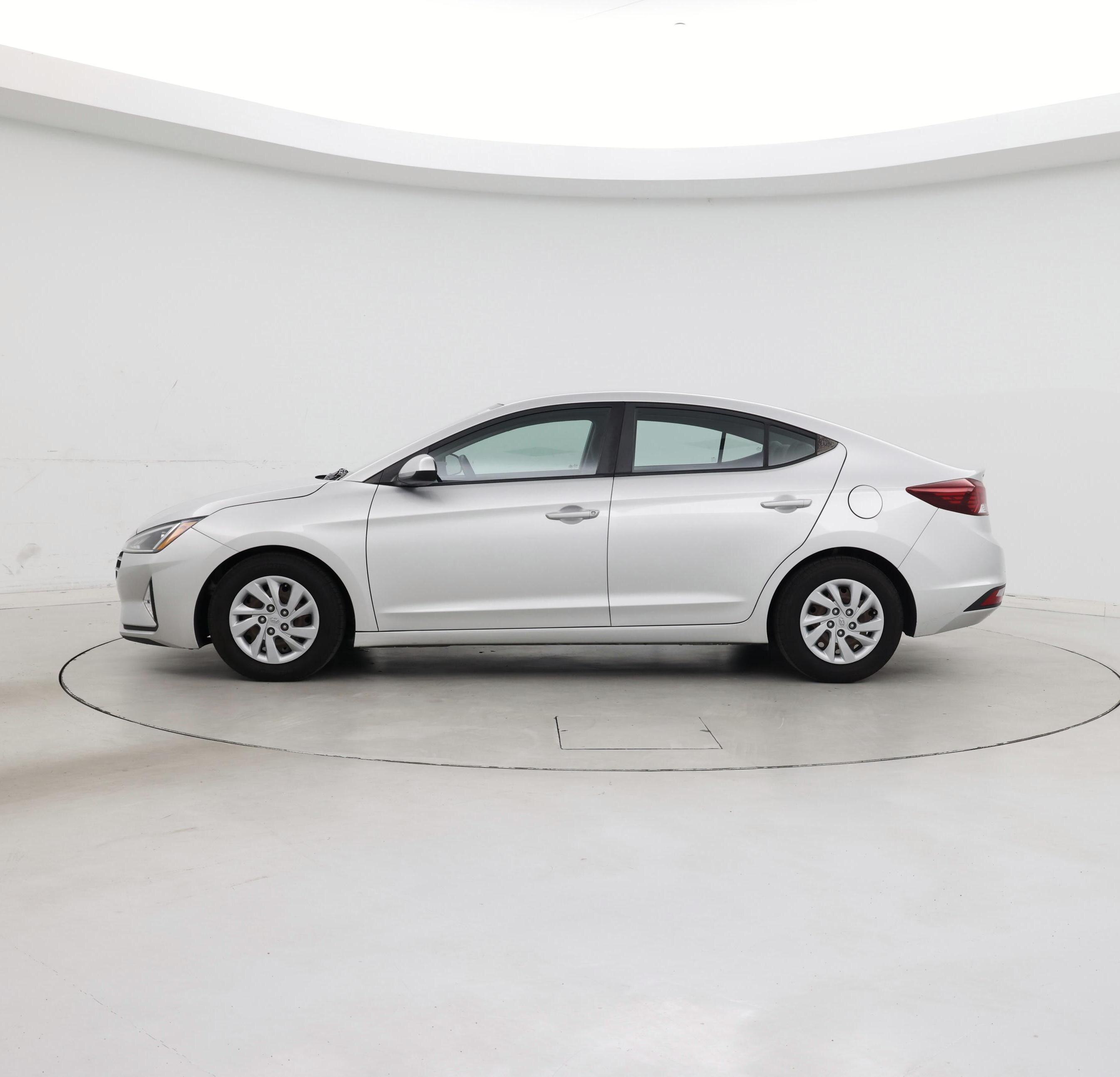 Thumbnail: 2019 Hyundai Elantra - 3