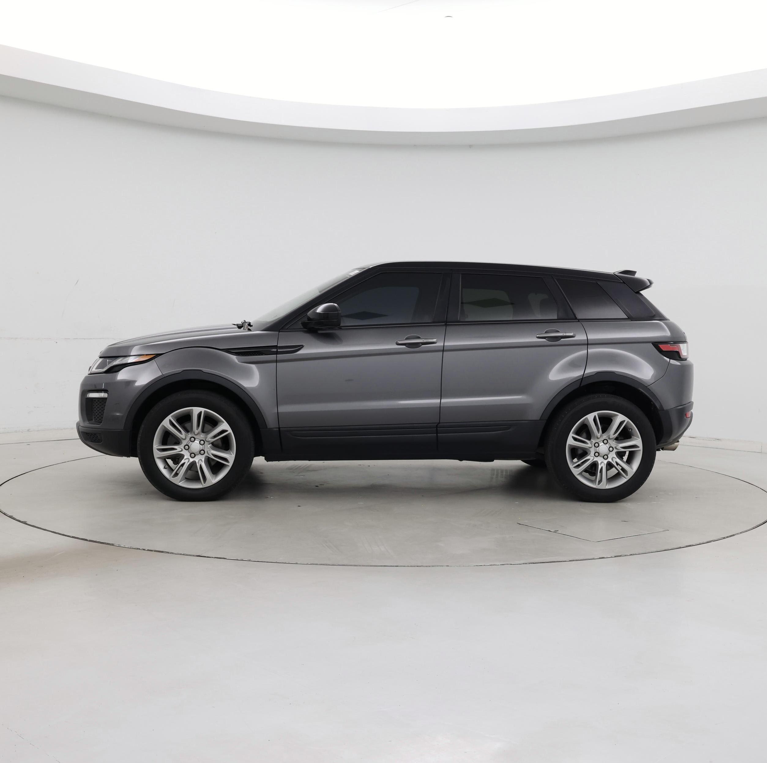 Thumbnail: 2019 Land Rover Range Rover Evoque - 3