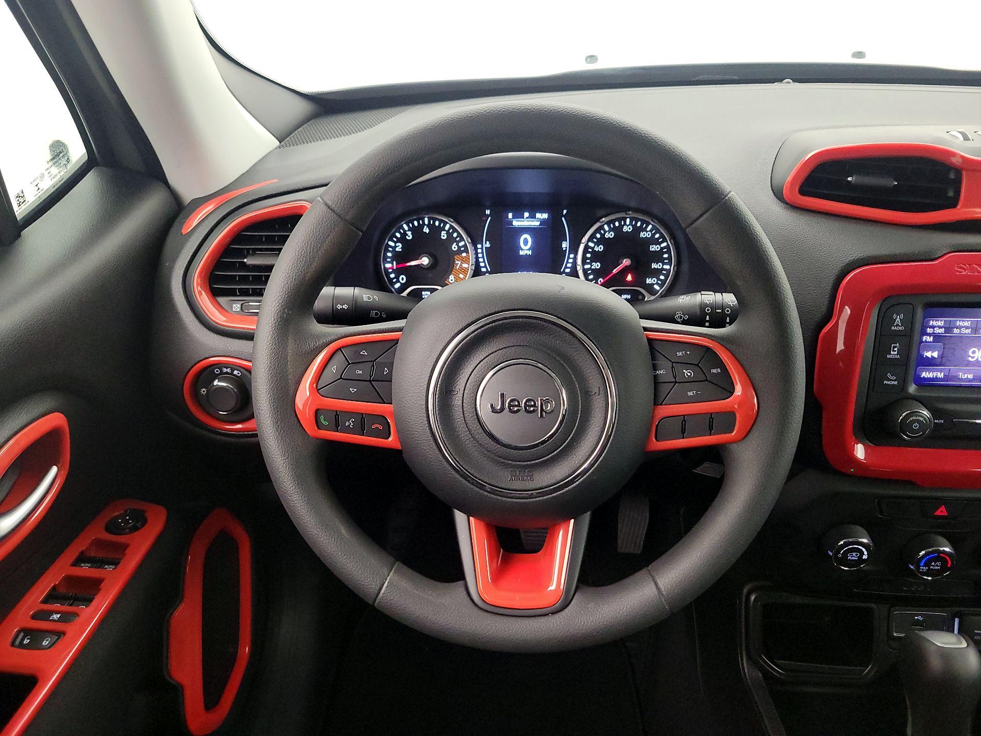 Thumbnail: 2020 Jeep Renegade - 10