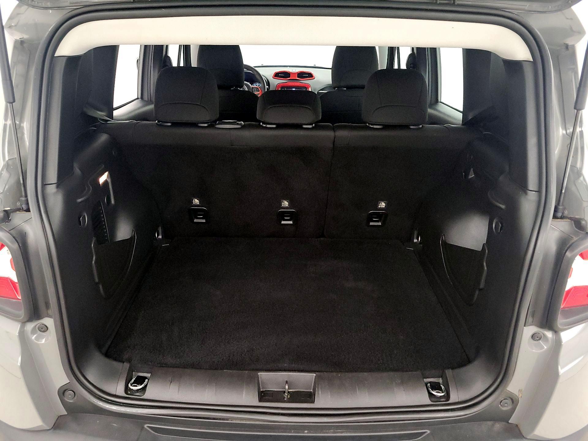Thumbnail: 2020 Jeep Renegade - 20