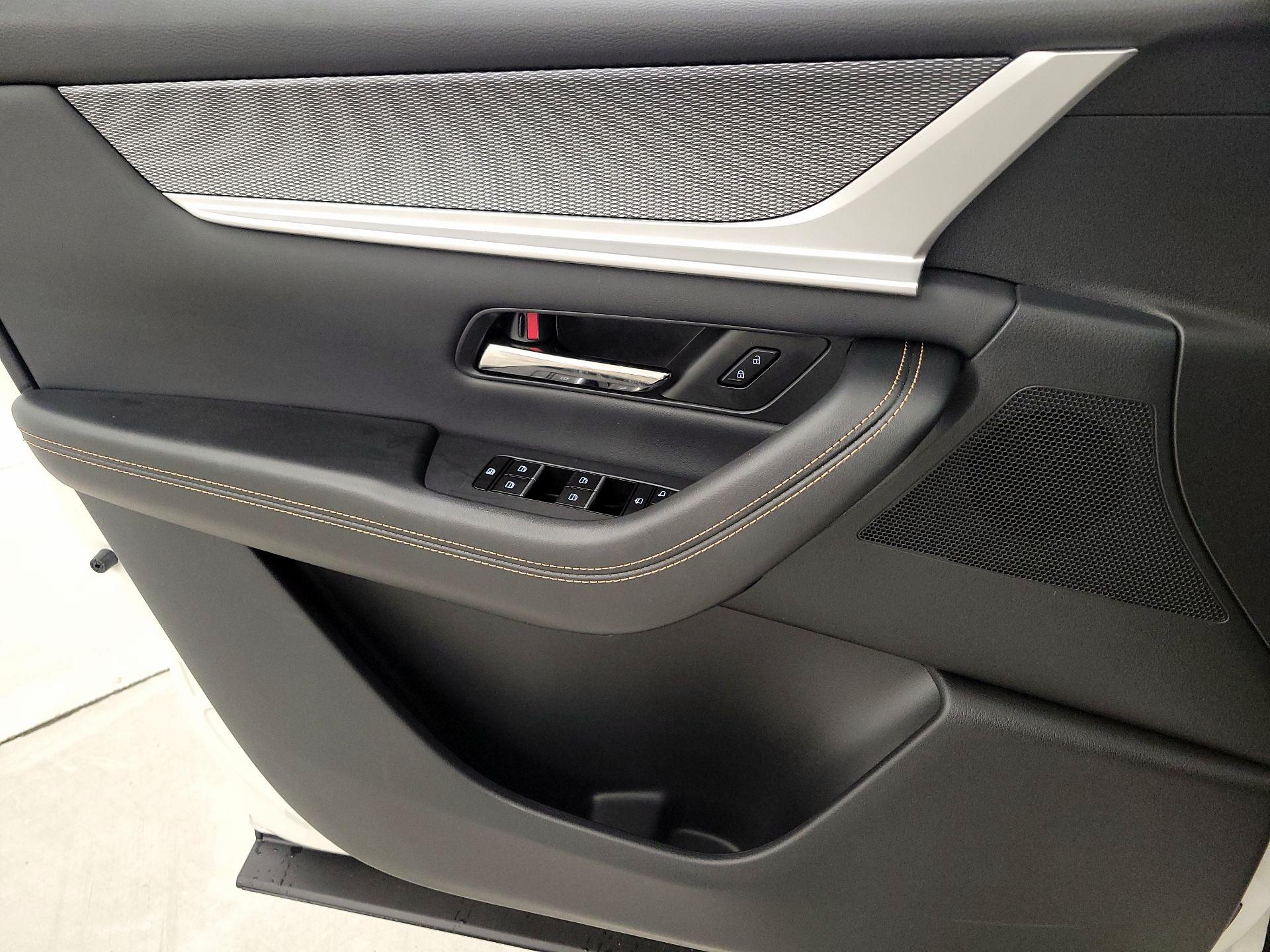 Thumbnail: 2025 Mazda CX-70 - 12