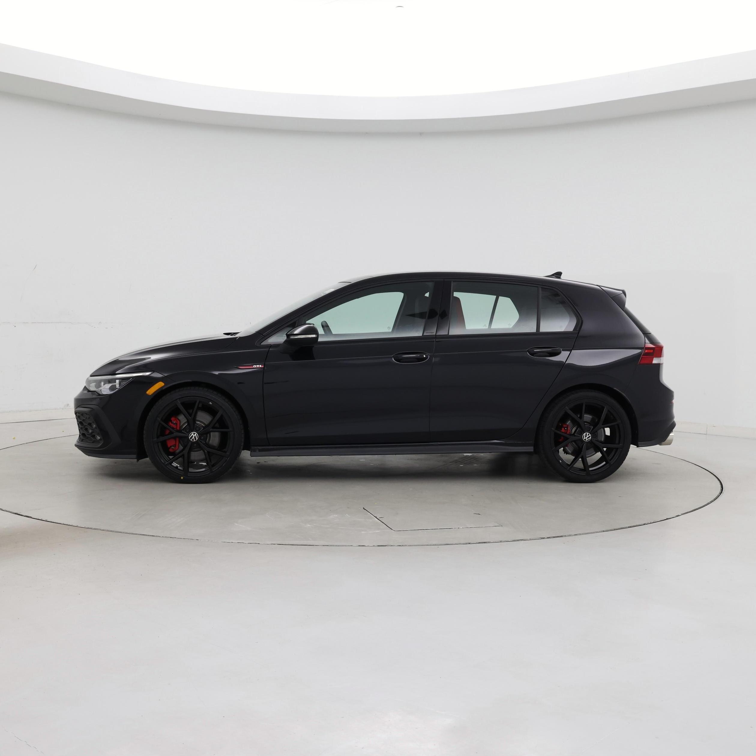 Thumbnail: 2024 Volkswagen Golf - 3