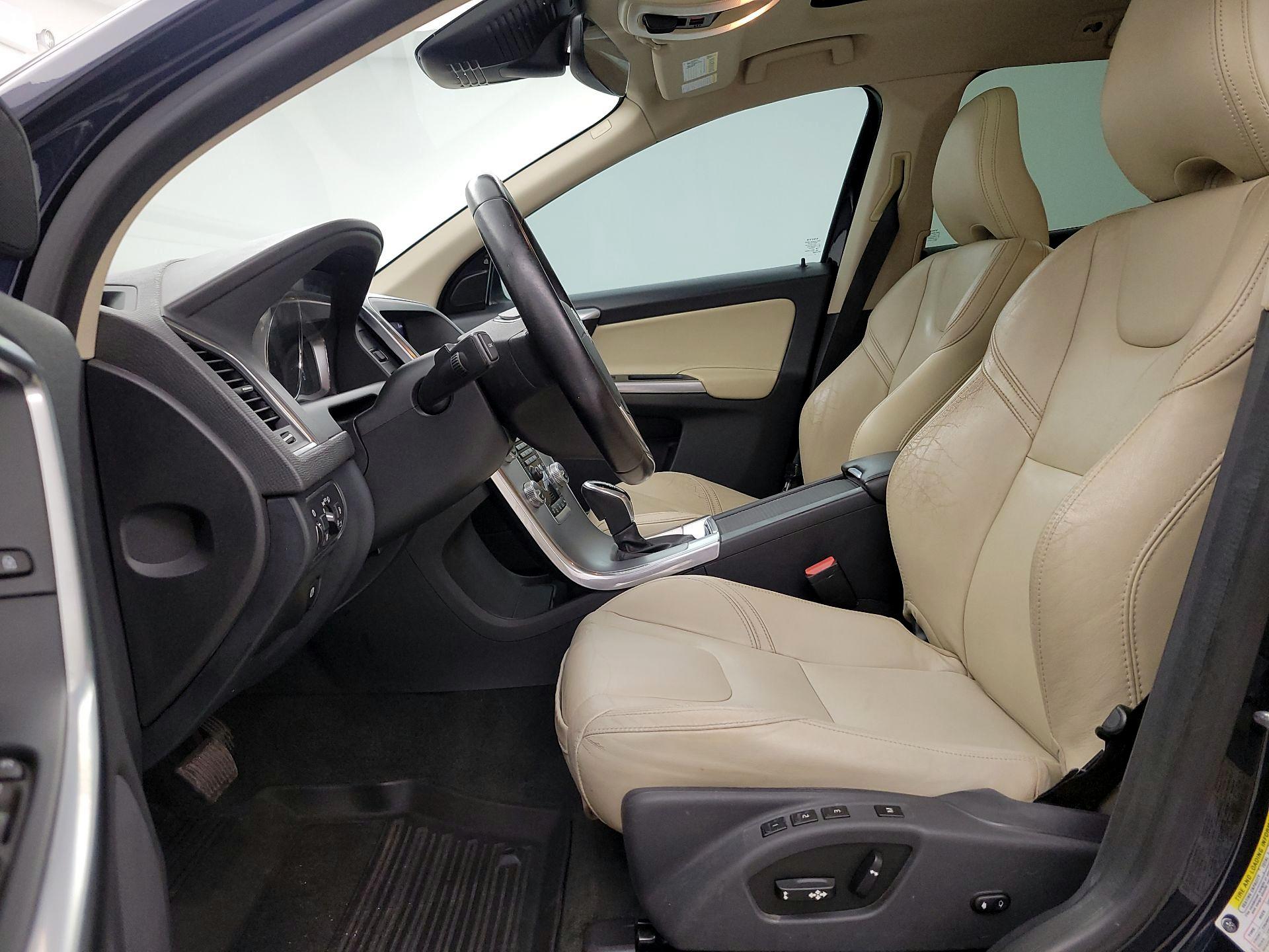 Thumbnail: 2017 Volvo XC60 - 11