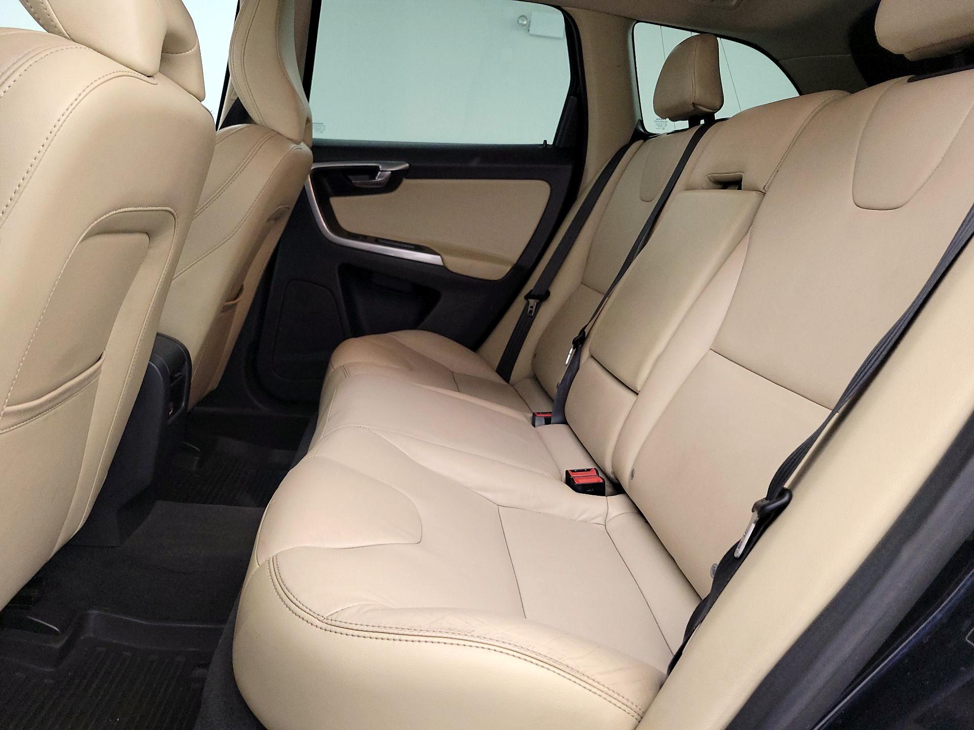Thumbnail: 2017 Volvo XC60 - 19