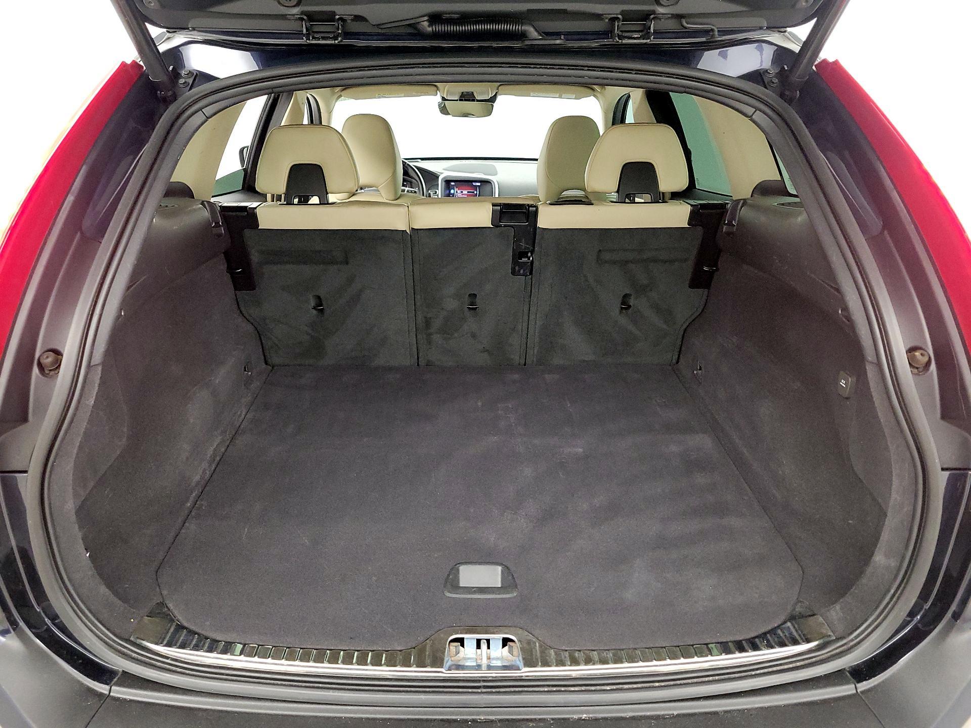 Thumbnail: 2017 Volvo XC60 - 20