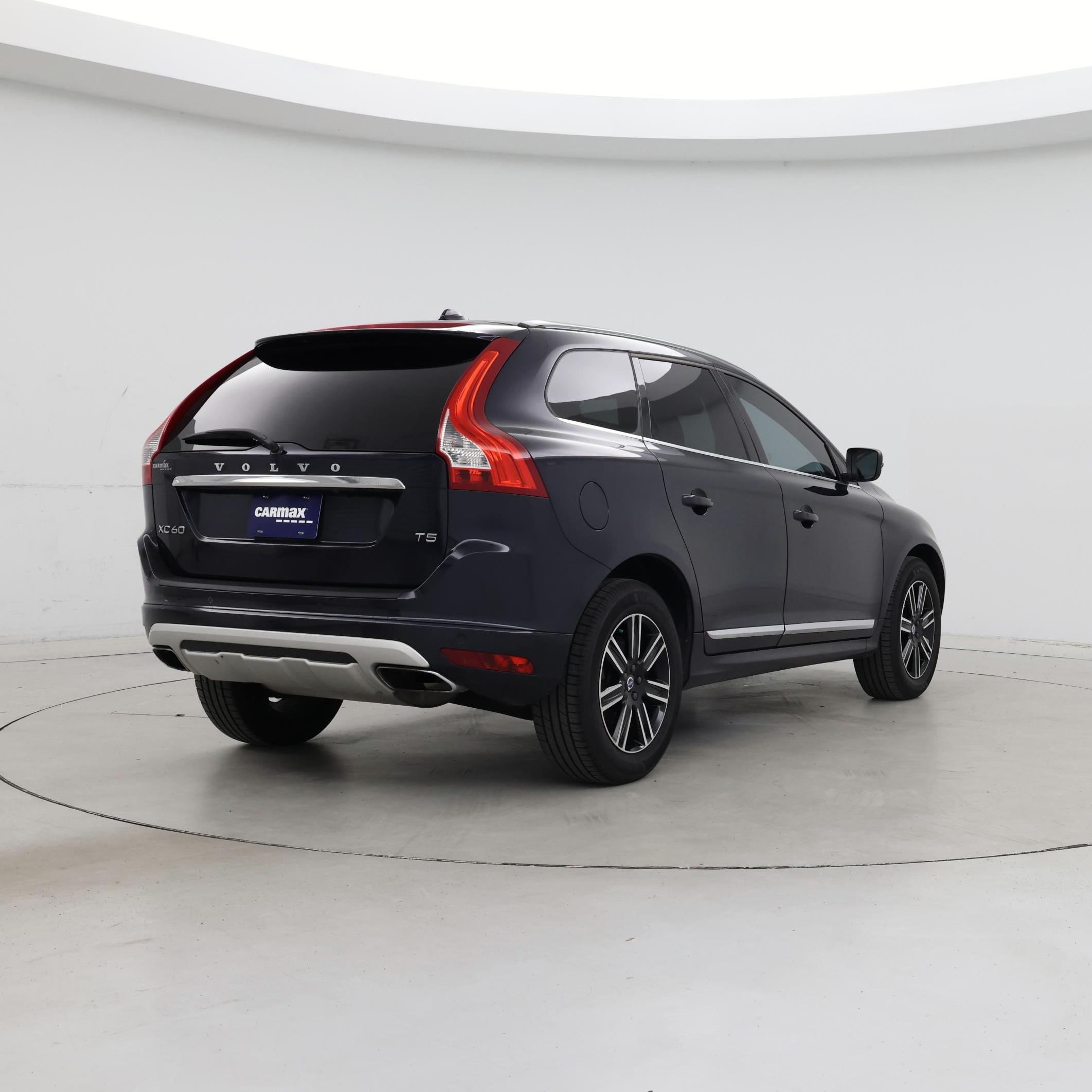 Thumbnail: 2017 Volvo XC60 - 8