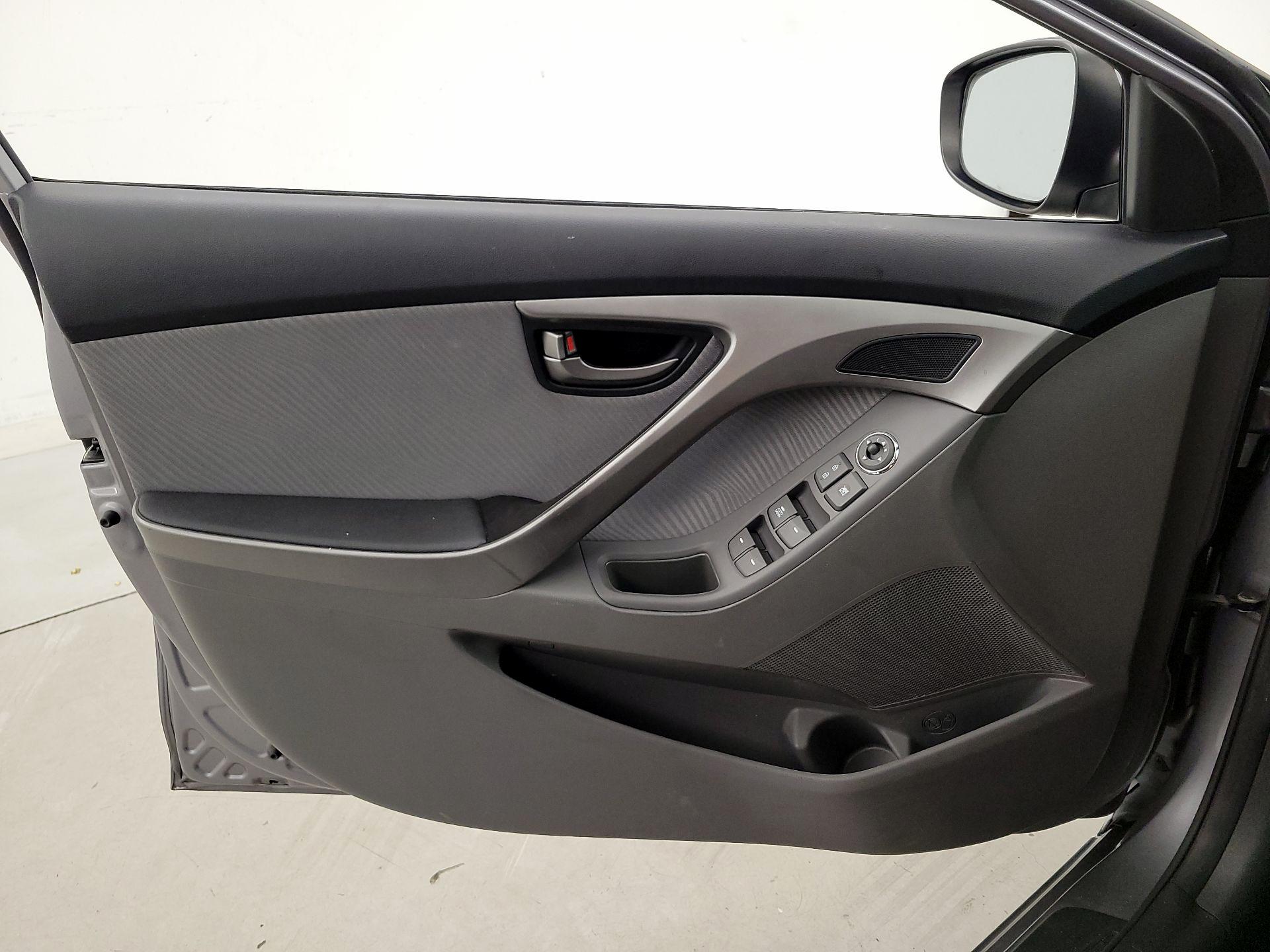 Thumbnail: 2013 Hyundai Elantra - 12