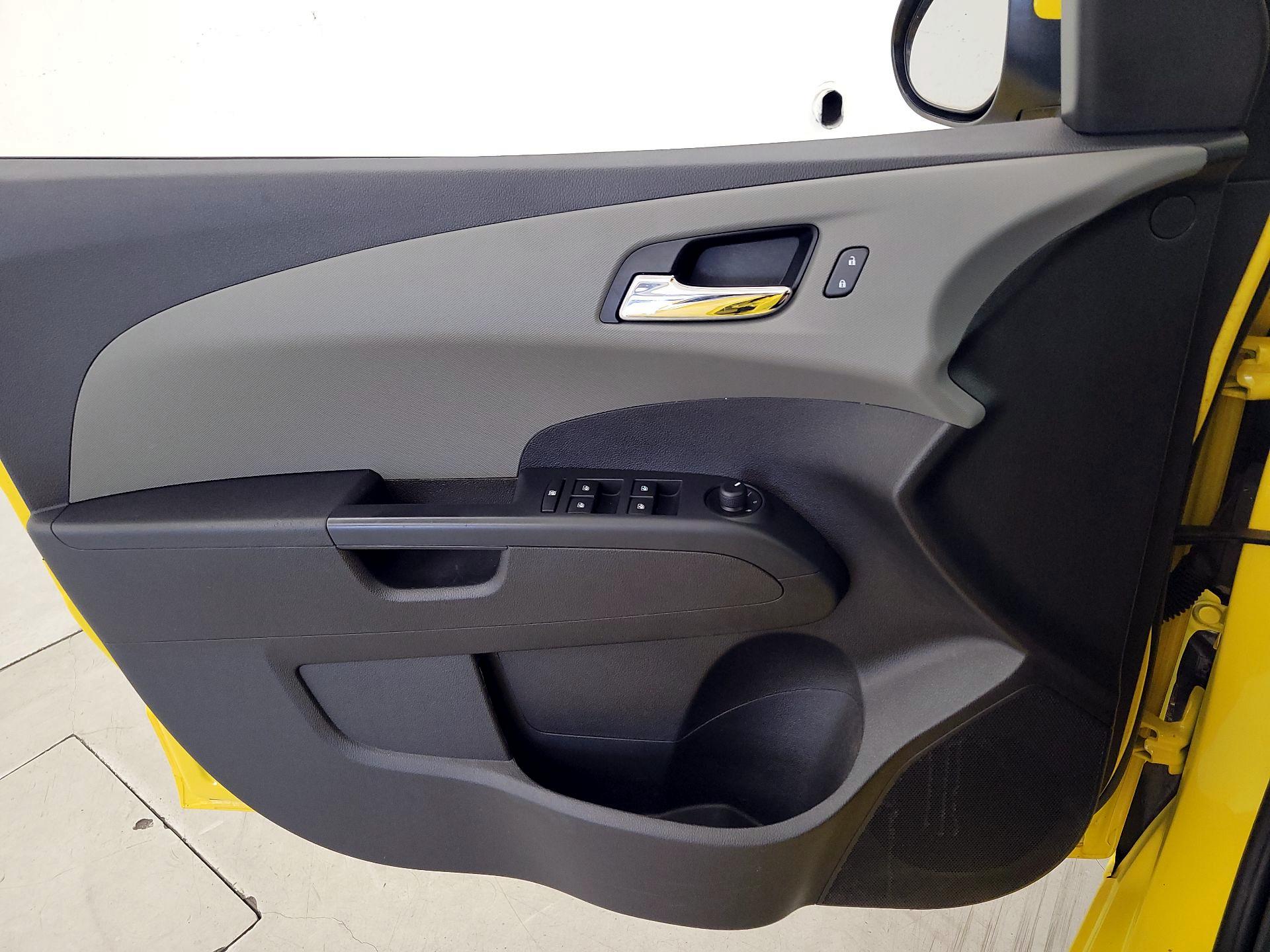 Thumbnail: 2015 Chevrolet Sonic - 12