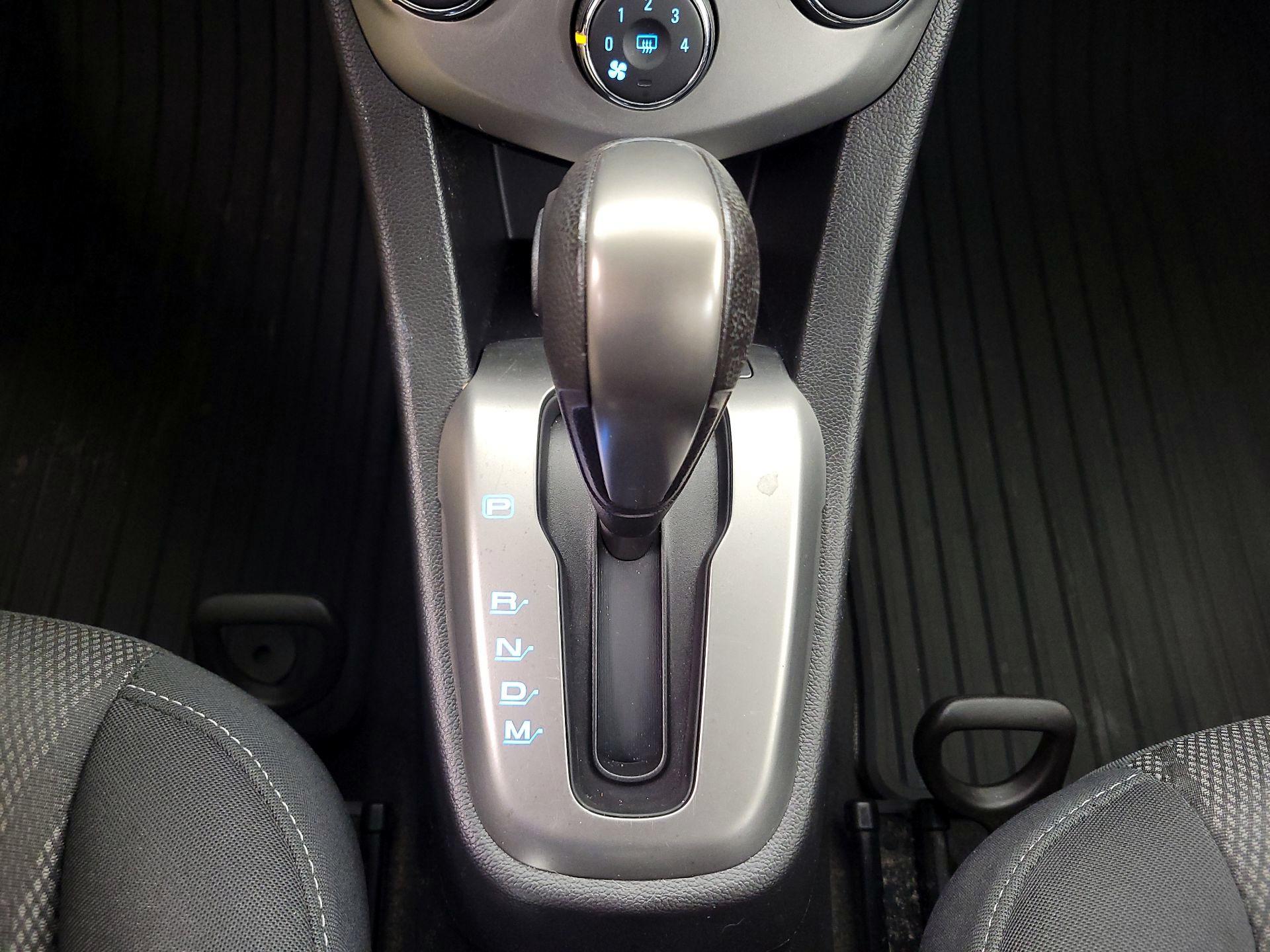 Thumbnail: 2015 Chevrolet Sonic - 16