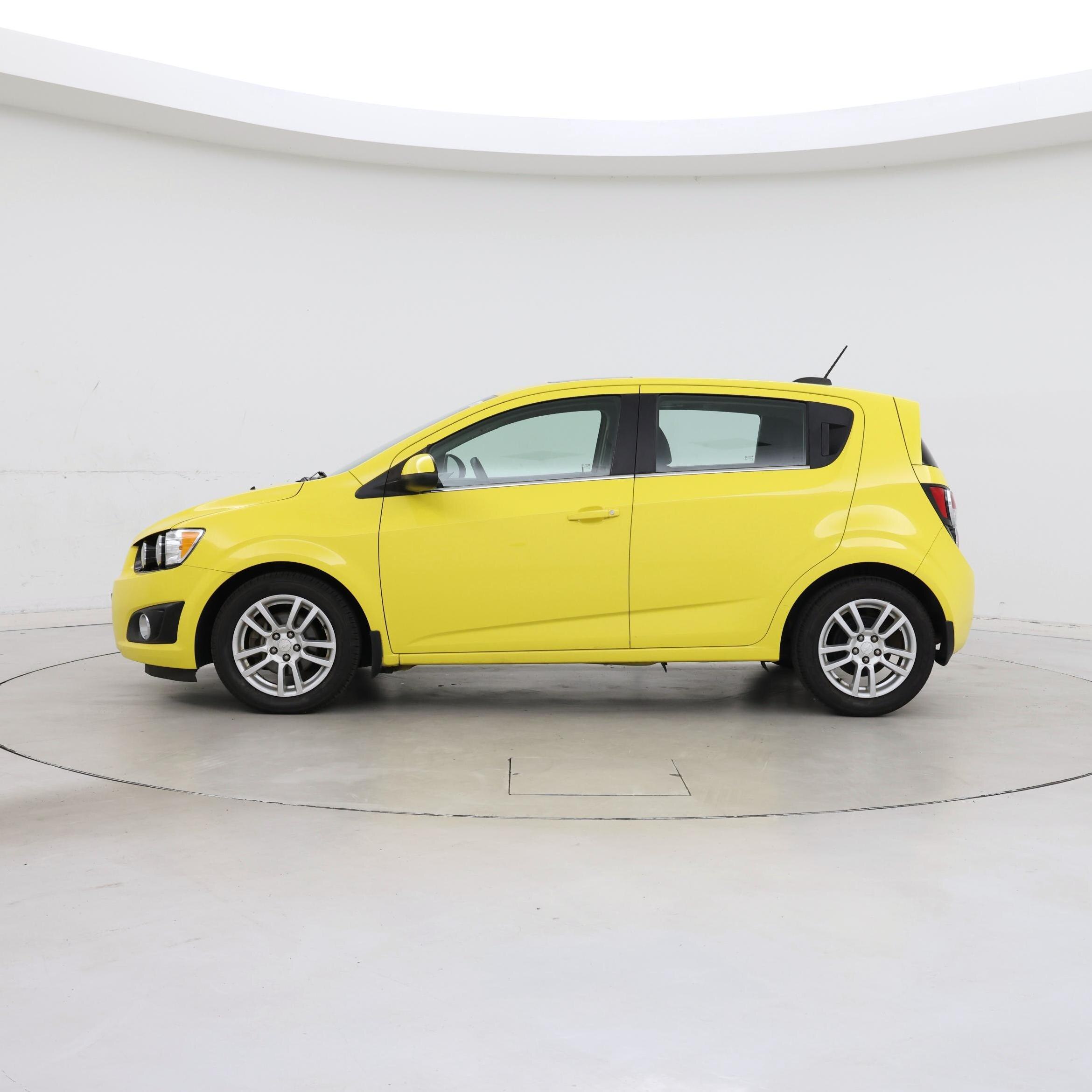 Thumbnail: 2015 Chevrolet Sonic - 3