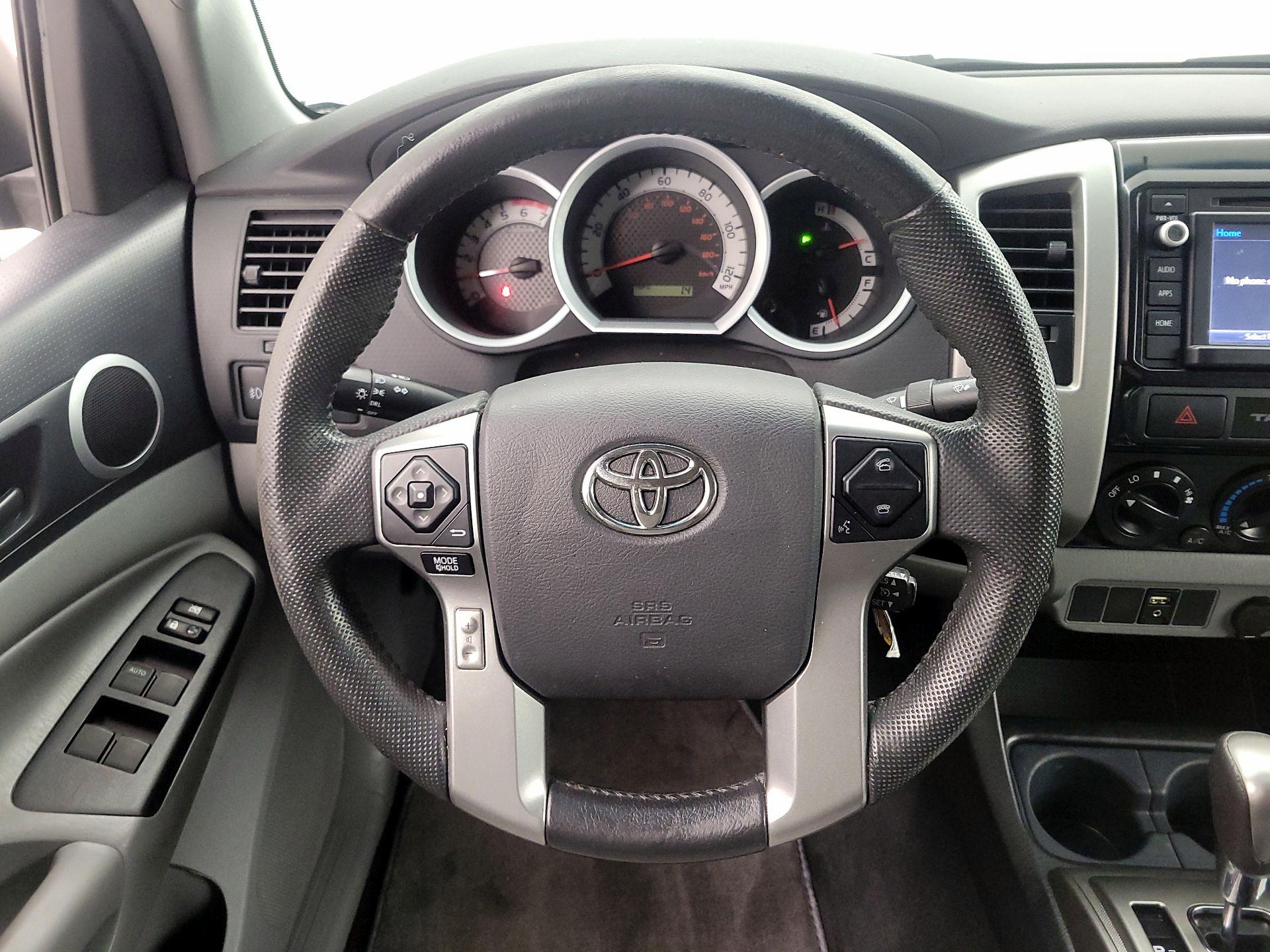 Thumbnail: 2015 Toyota Tacoma - 10