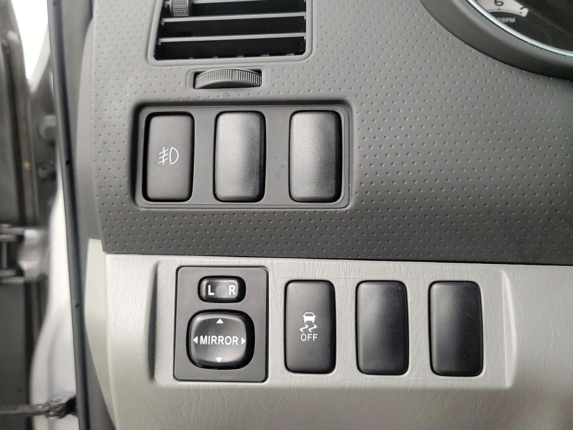 Thumbnail: 2015 Toyota Tacoma - 13