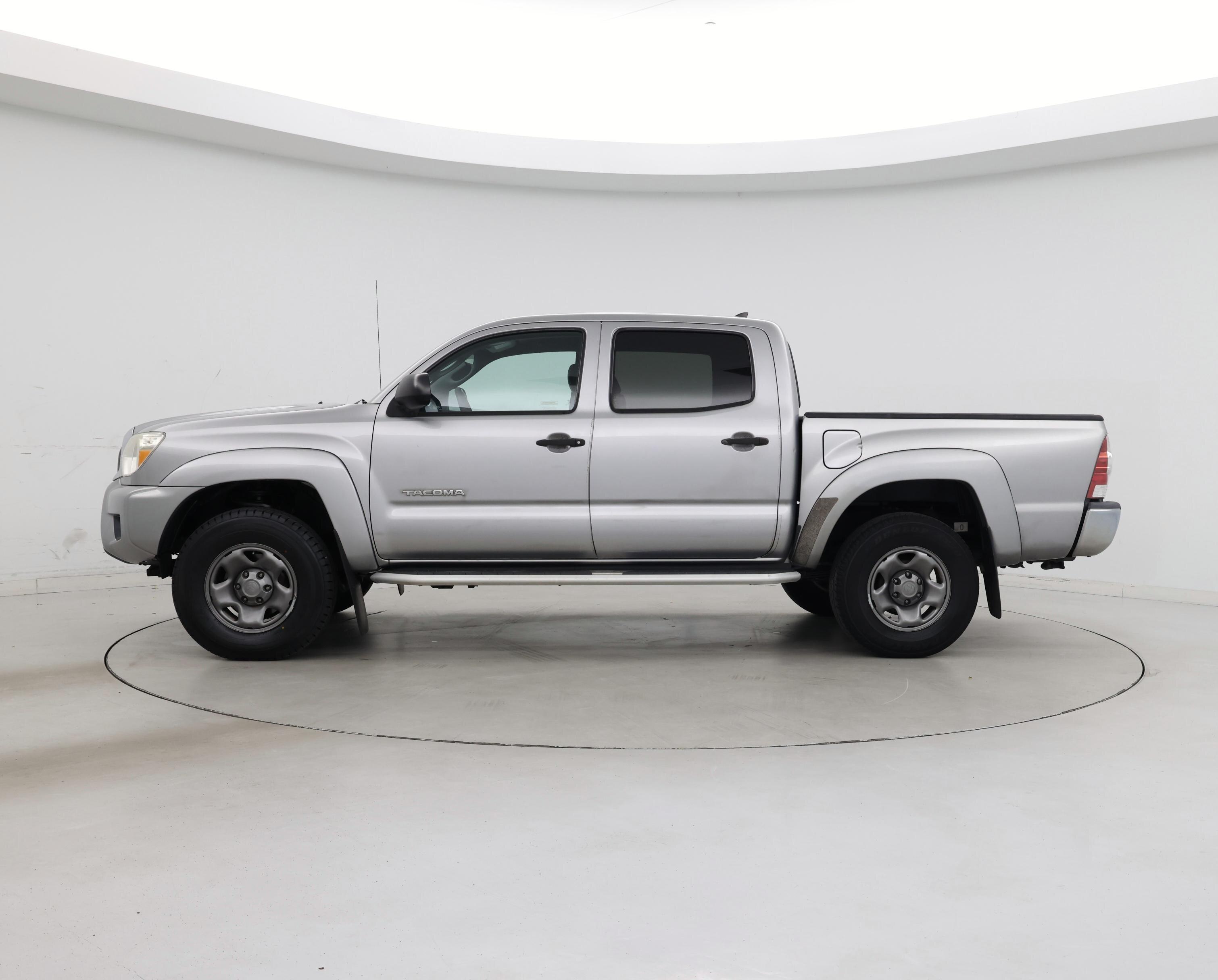 Thumbnail: 2015 Toyota Tacoma - 3