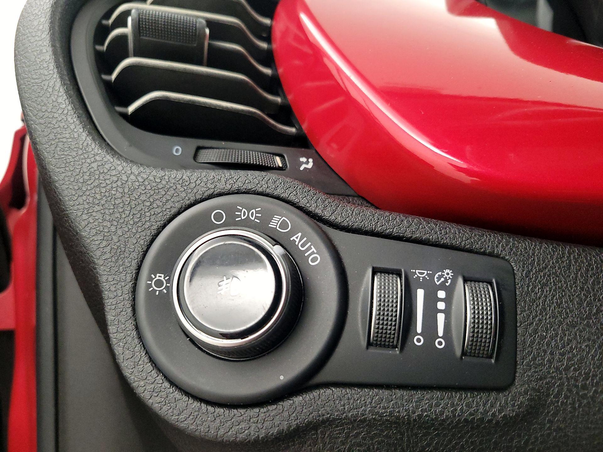 Thumbnail: 2016 Fiat 500X - 13