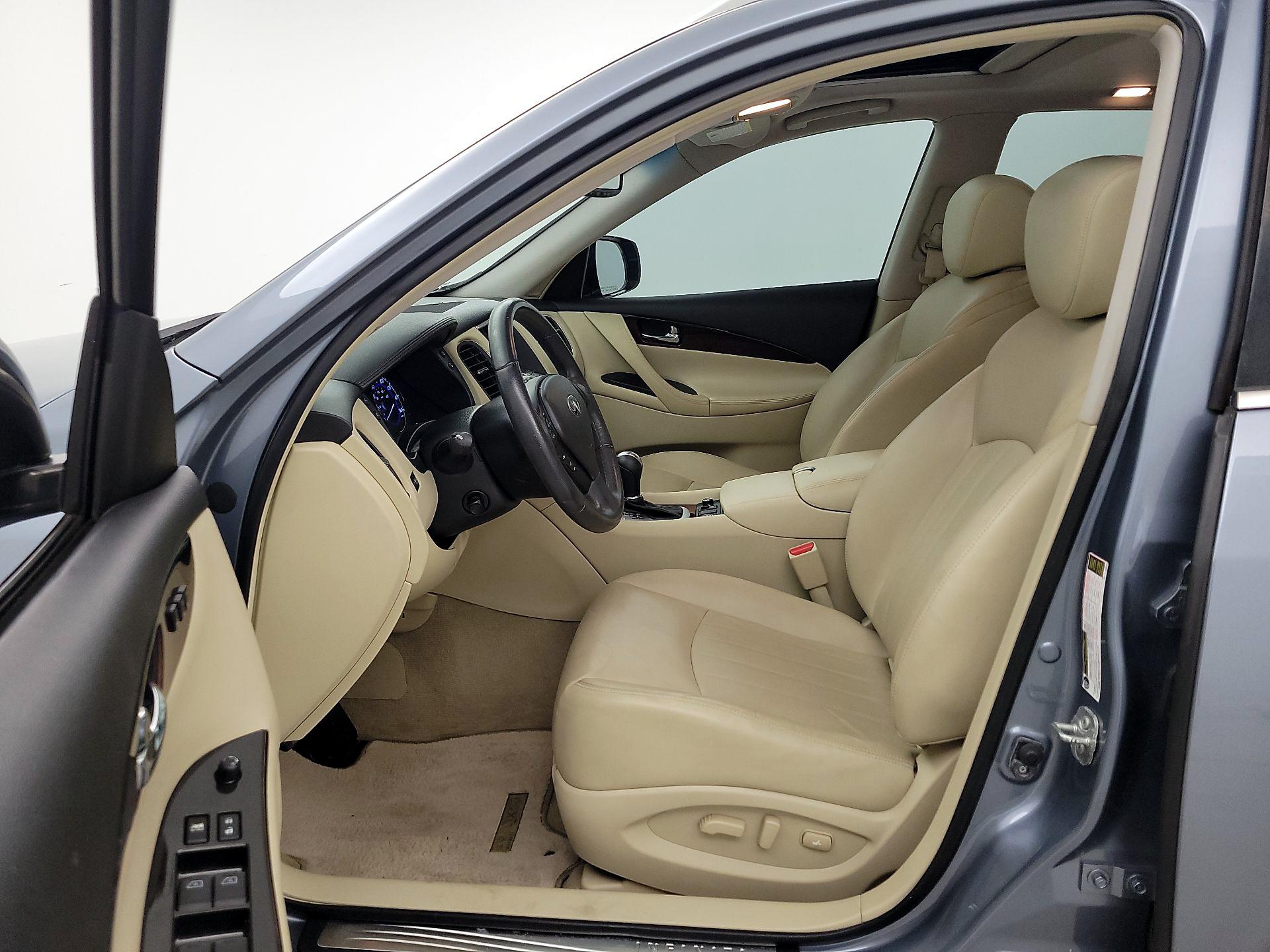 Thumbnail: 2016 INFINITI QX50 - 11