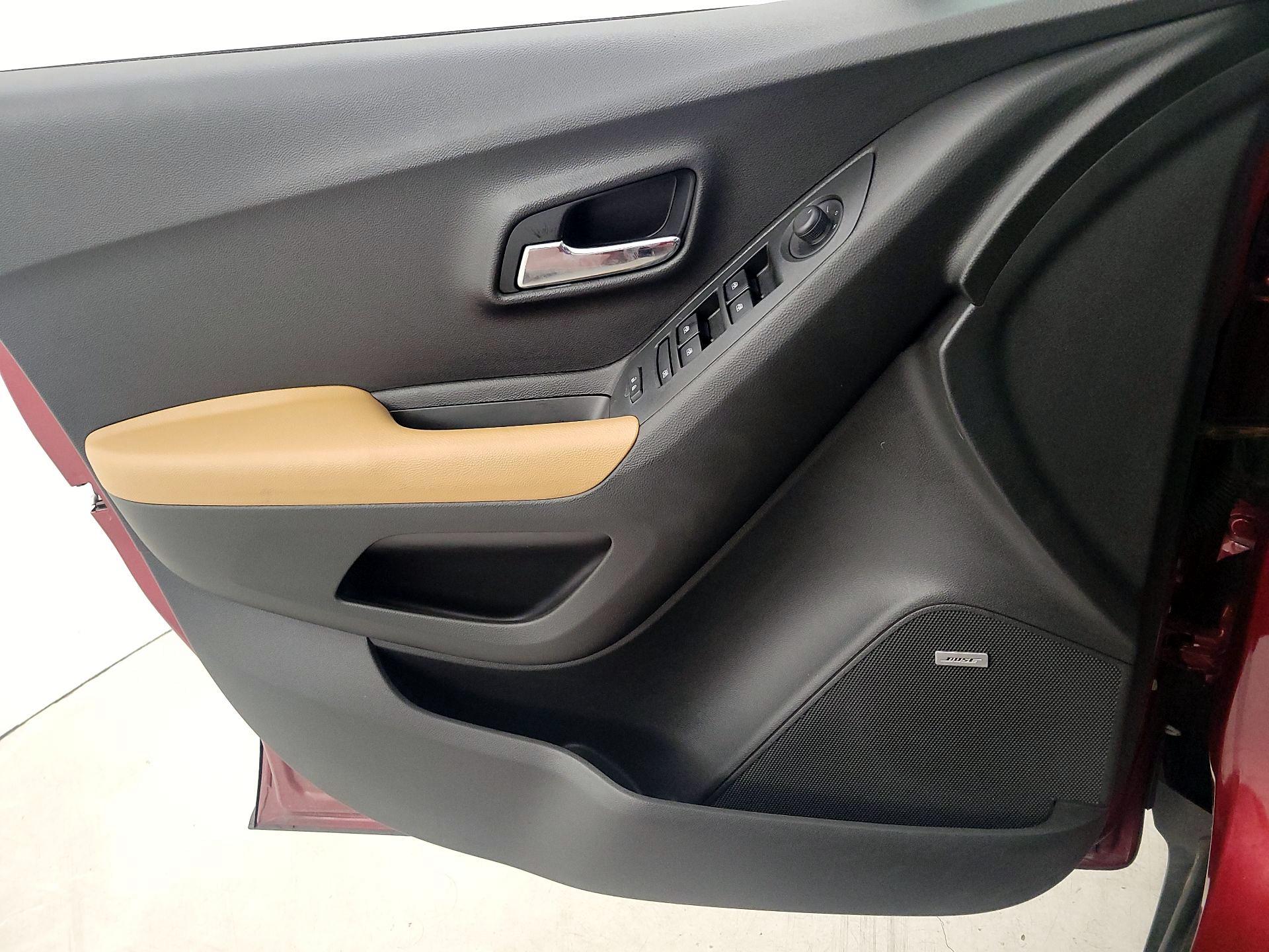 Thumbnail: 2019 Chevrolet Trax - 12
