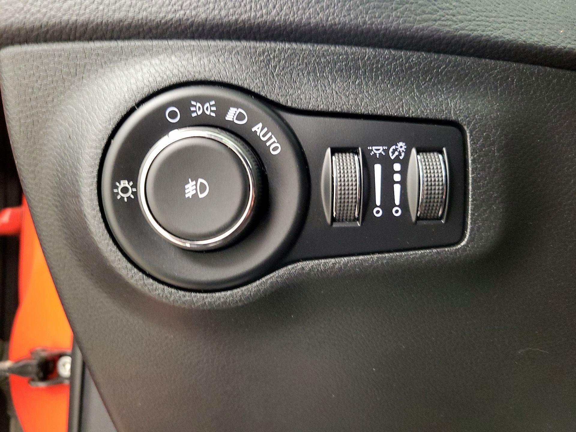 Thumbnail: 2017 Jeep Compass - 13