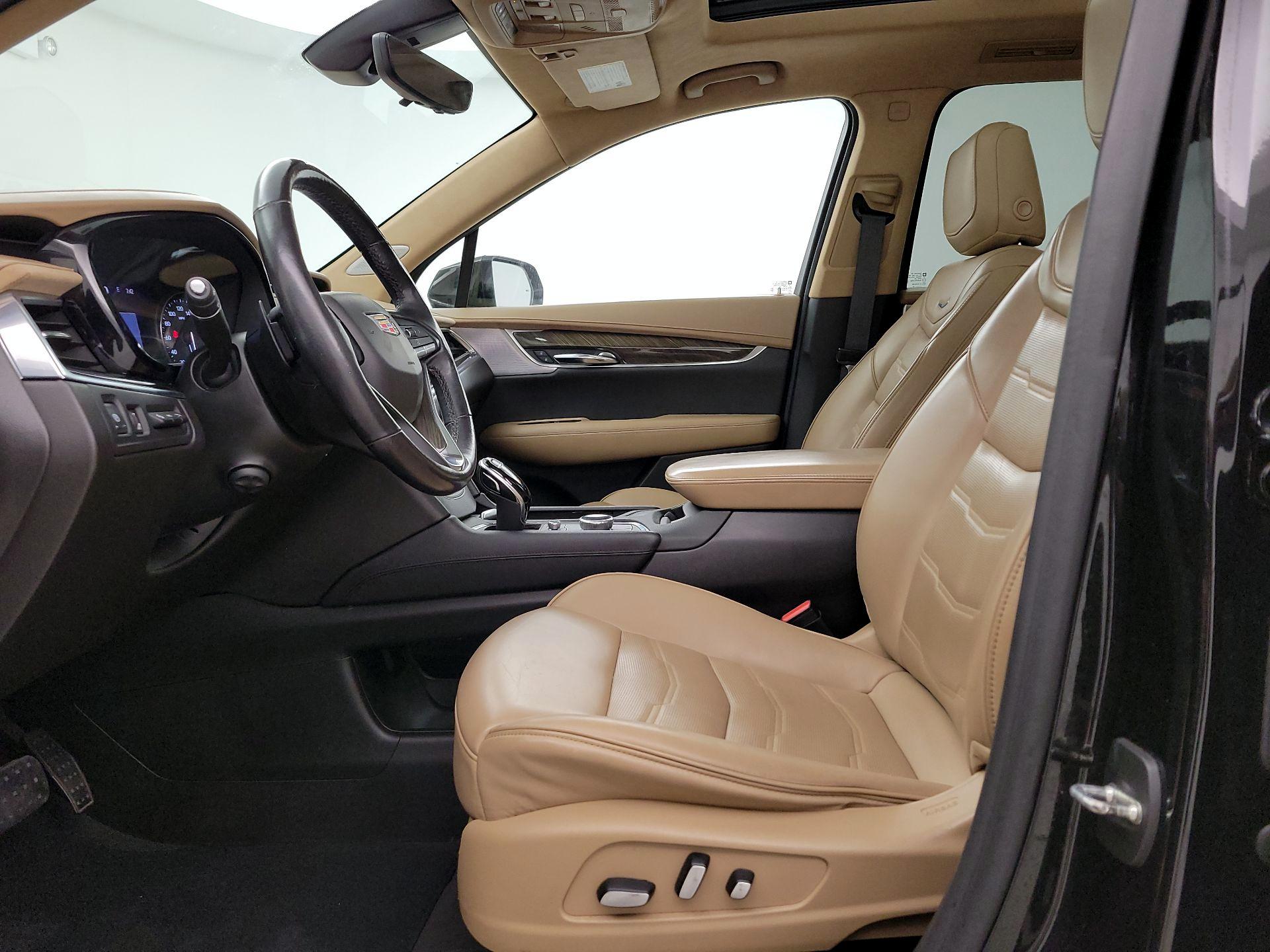Thumbnail: 2020 Cadillac XT6 - 11