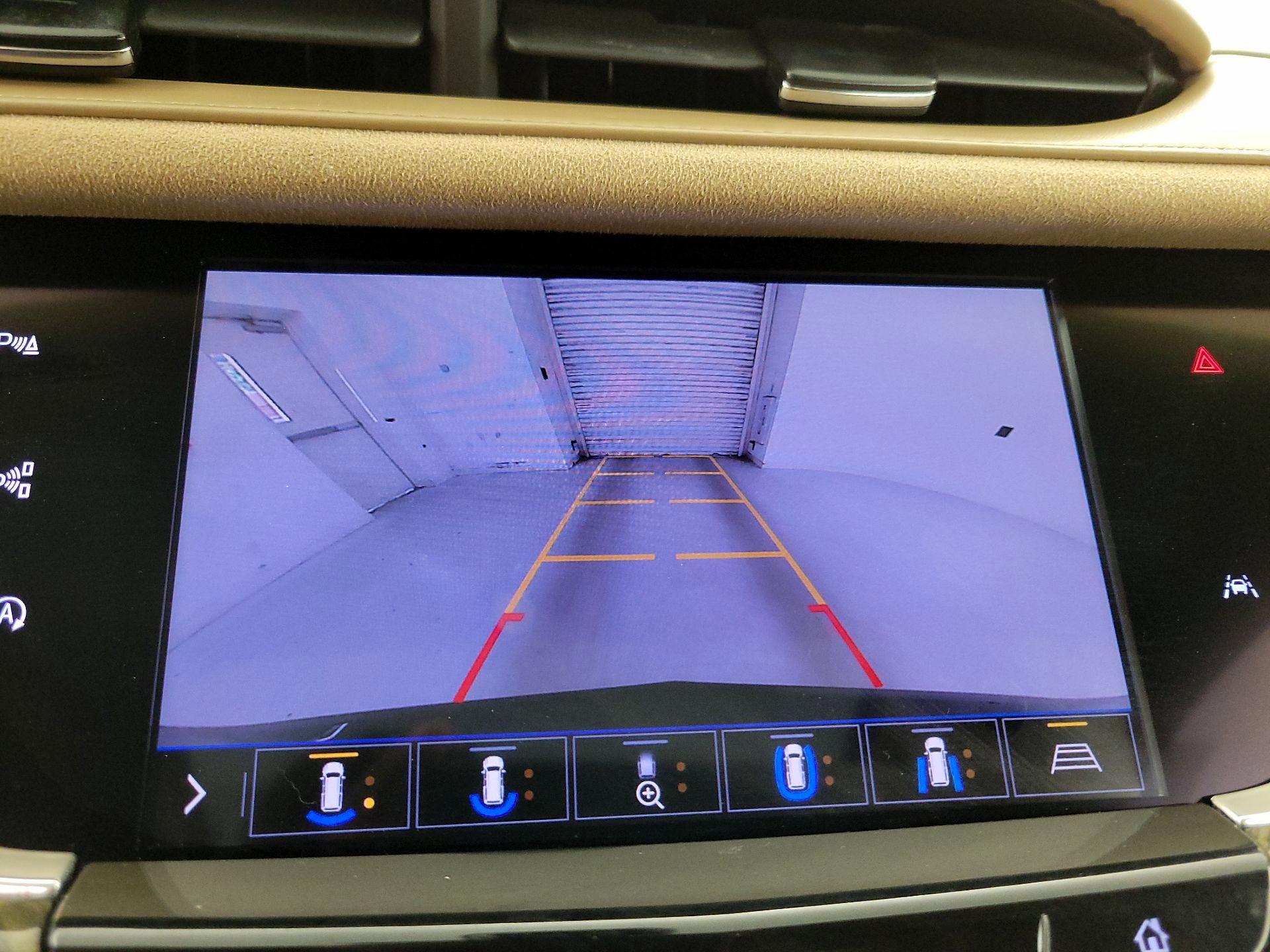 Thumbnail: 2020 Cadillac XT6 - 15