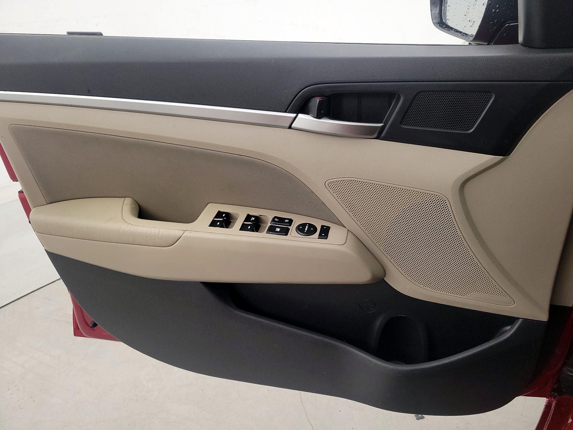Thumbnail: 2020 Hyundai Elantra - 12