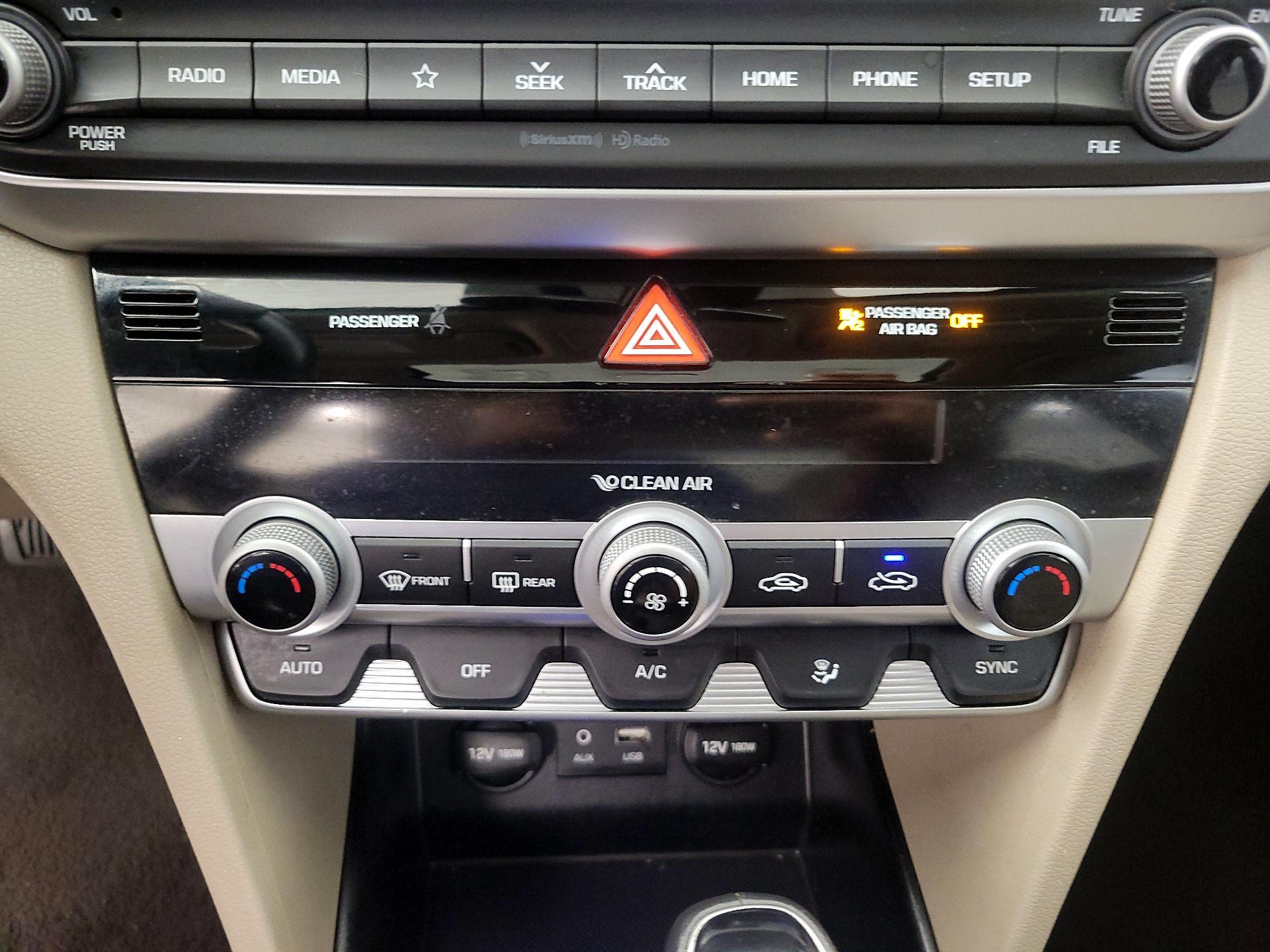 Thumbnail: 2020 Hyundai Elantra - 16